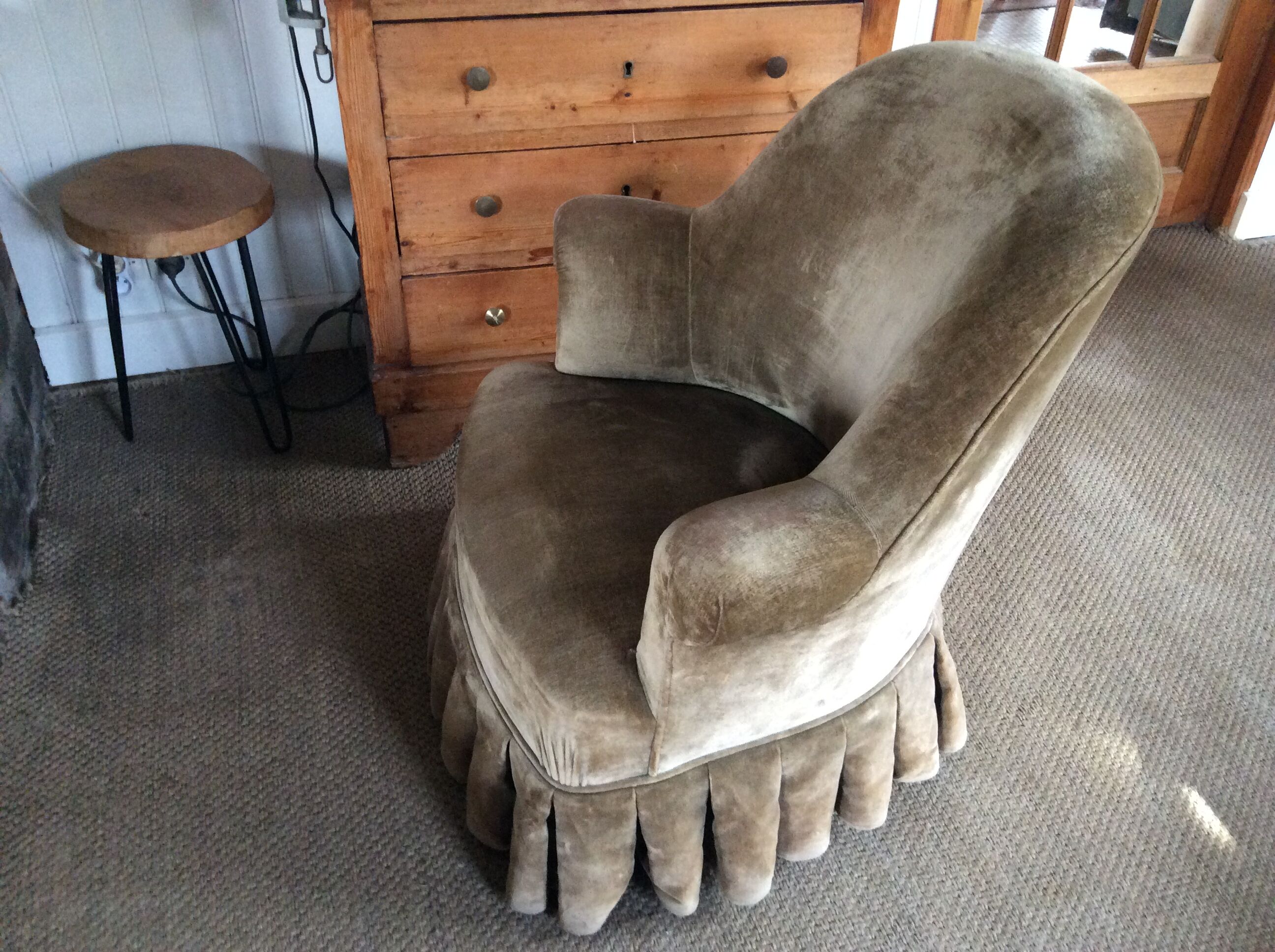Toad armchair