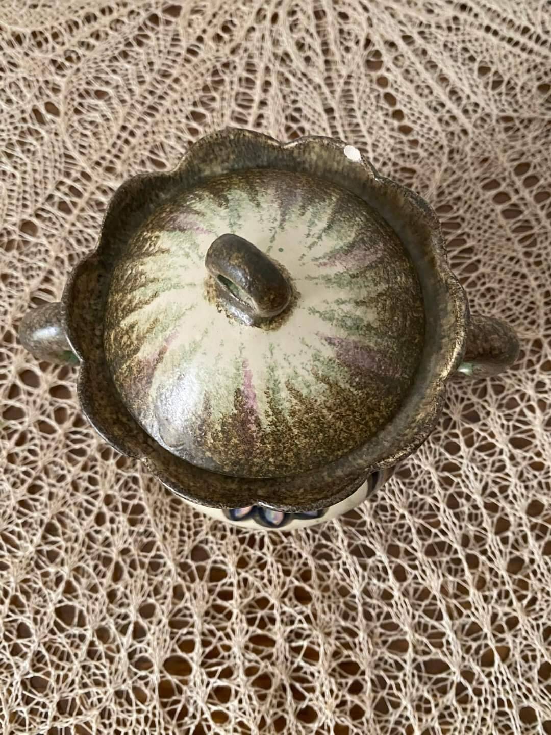 Ceramic sugar bowl signed Paul Fouillen (Ceramicist from Quimper)