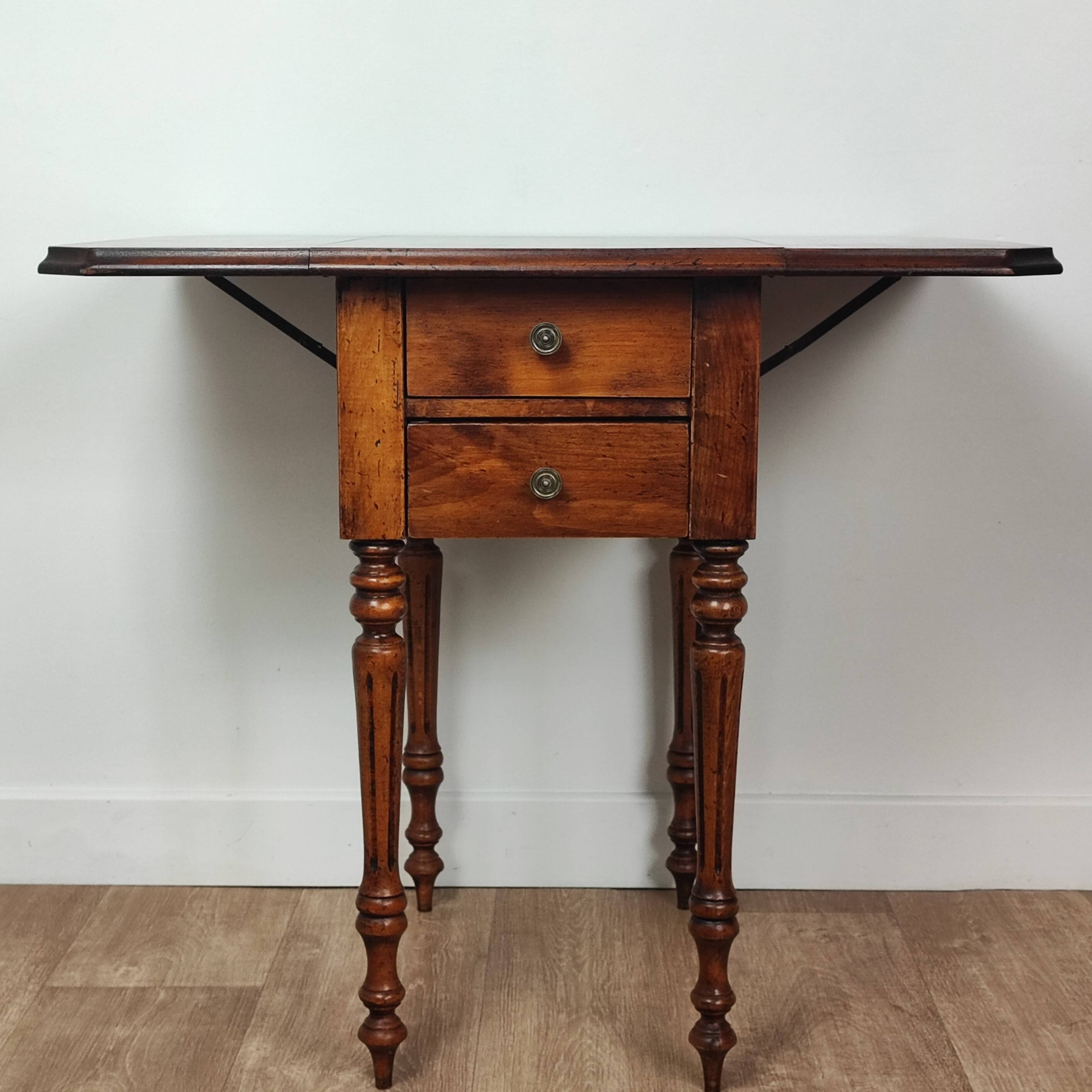 Table de chevet à rabats
