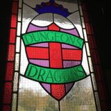 Beating doors of english pub Dungeons & Dragons