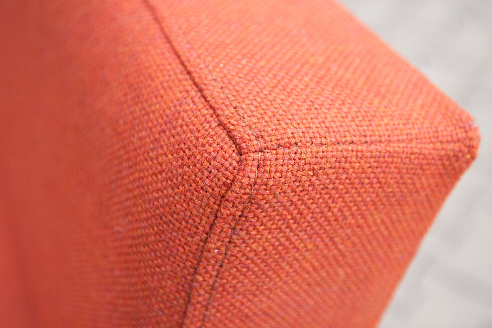 Sofa model 32 designed by Florence Knoll for Knoll International