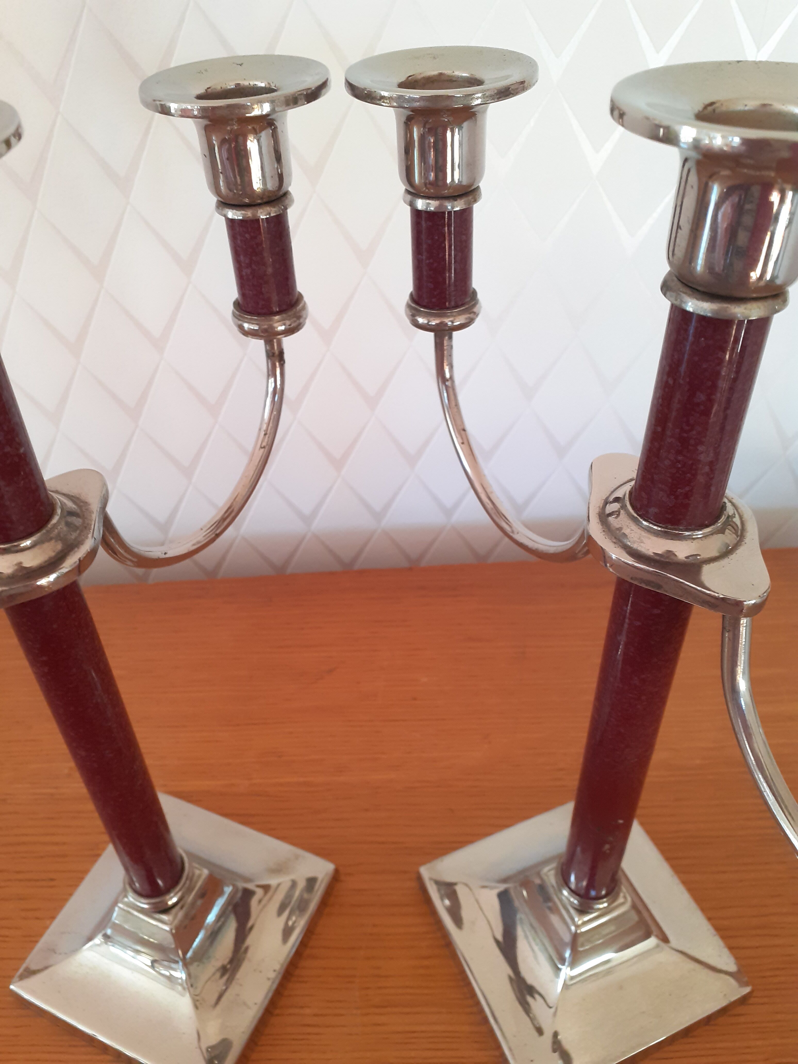 Paire de chandeliers trois feux