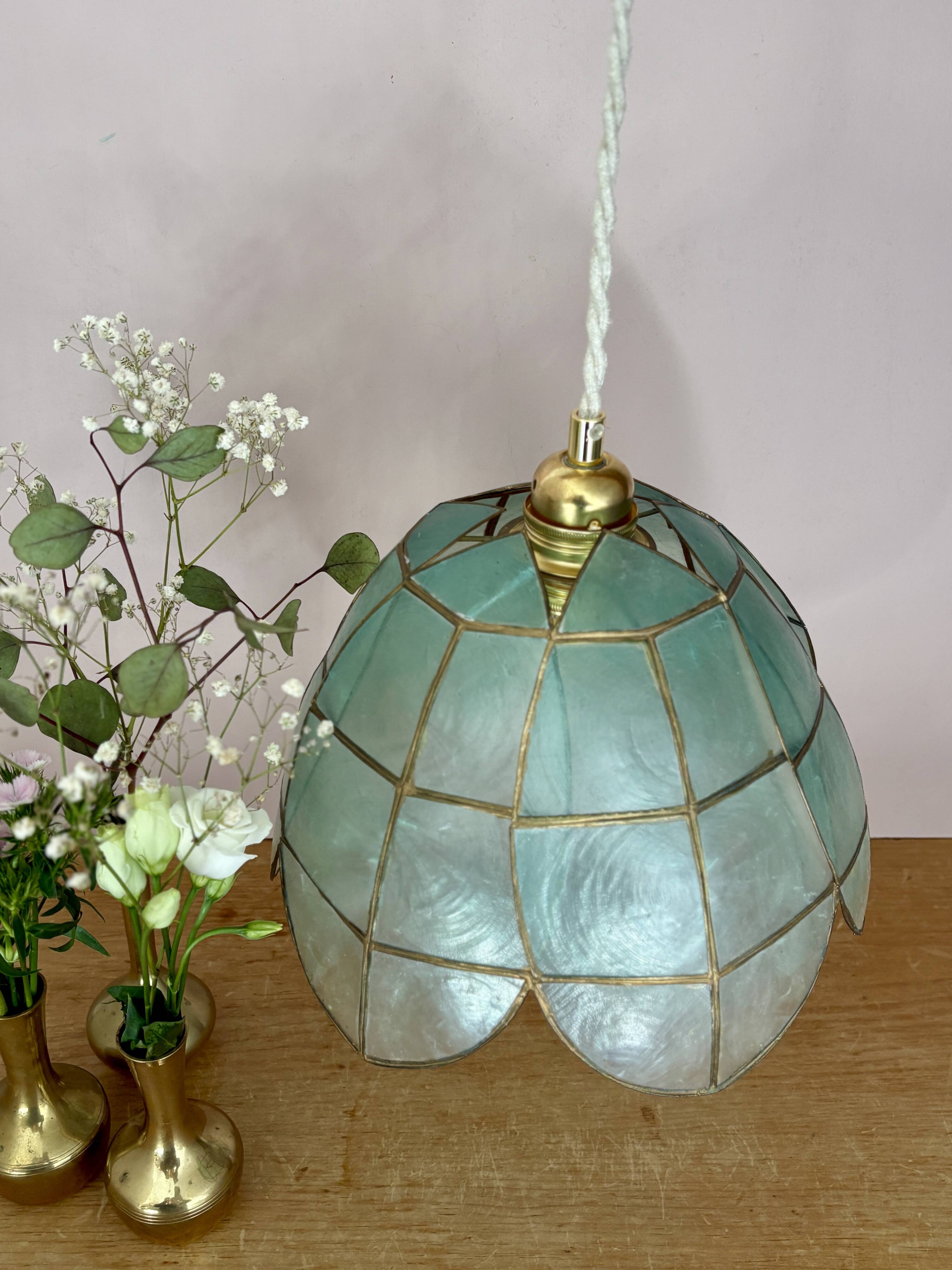 Vintage pendant light in blue mother-of-pearl and brass.