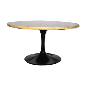 Round coffee table on tulip foot from the 70s