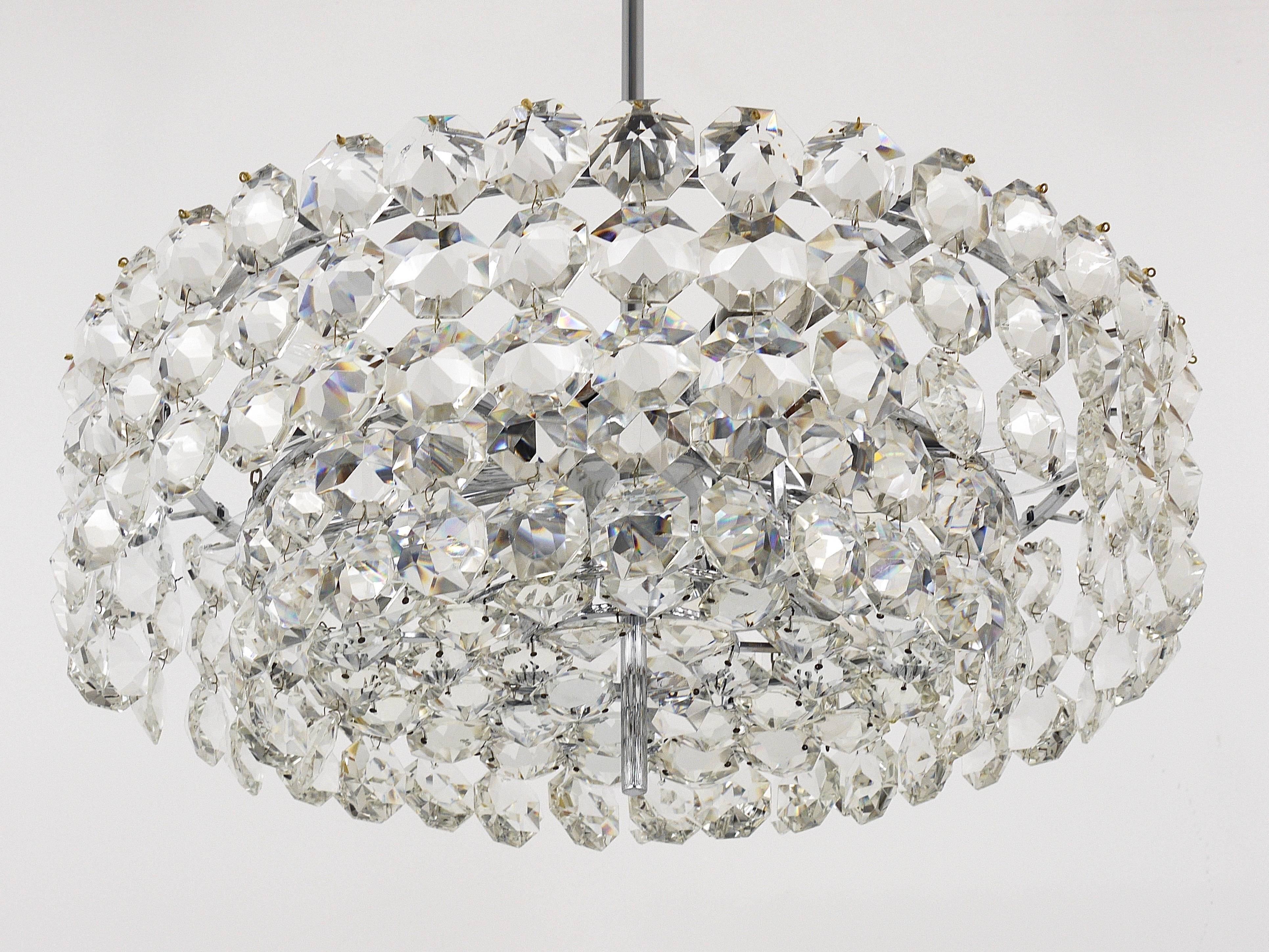 Grand lustre en laiton nickelé Bakalowits avec cristaux en diamant, Autriche, 1950