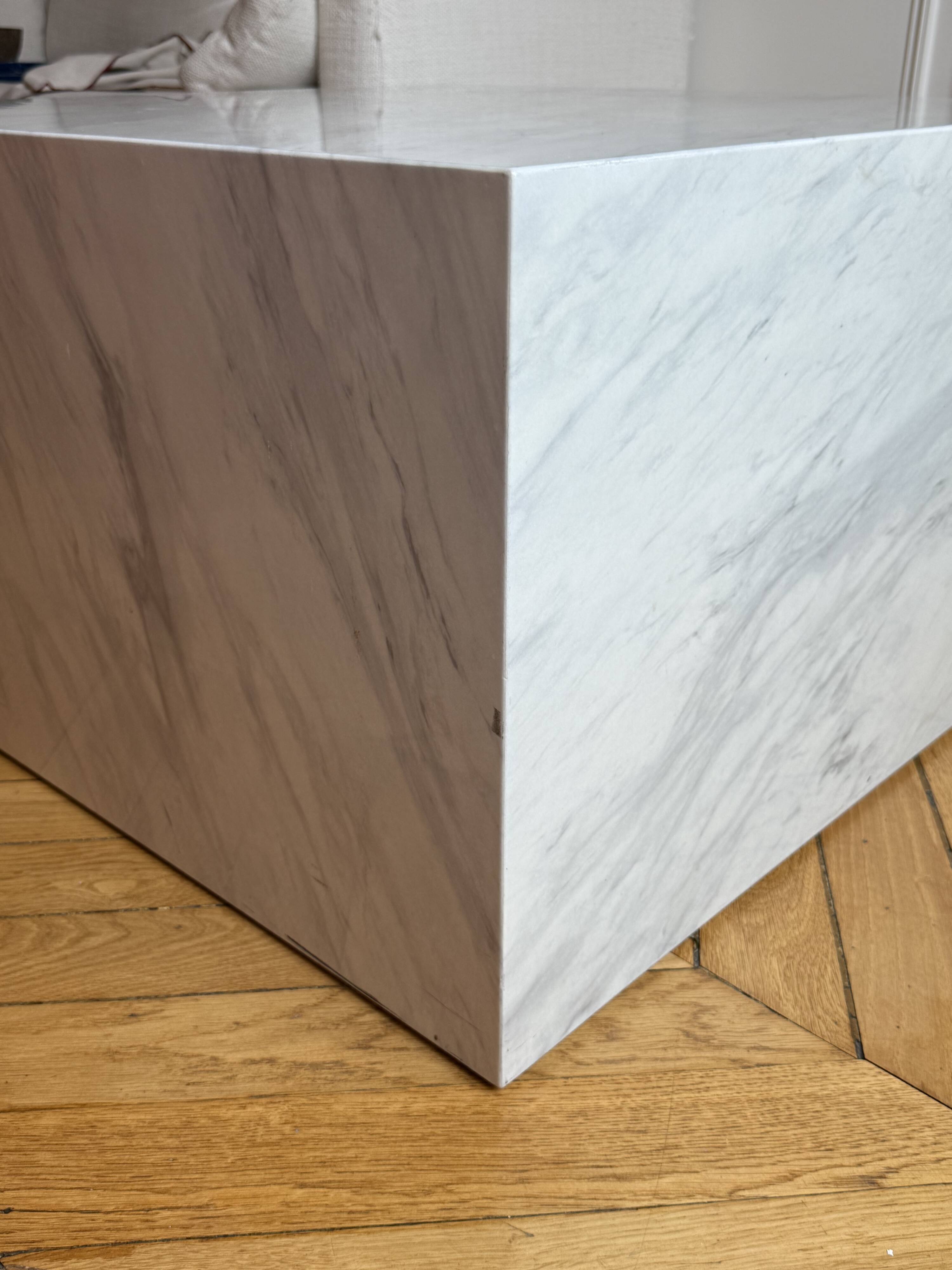 NV Gallery coffee table – marble effect – modern design