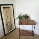 Table bois années 50 avec range vinyles et revues scoubidou