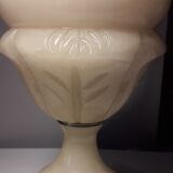 Pied de lampe en onyx joliment sculpté, avec 3 bagues en laiton