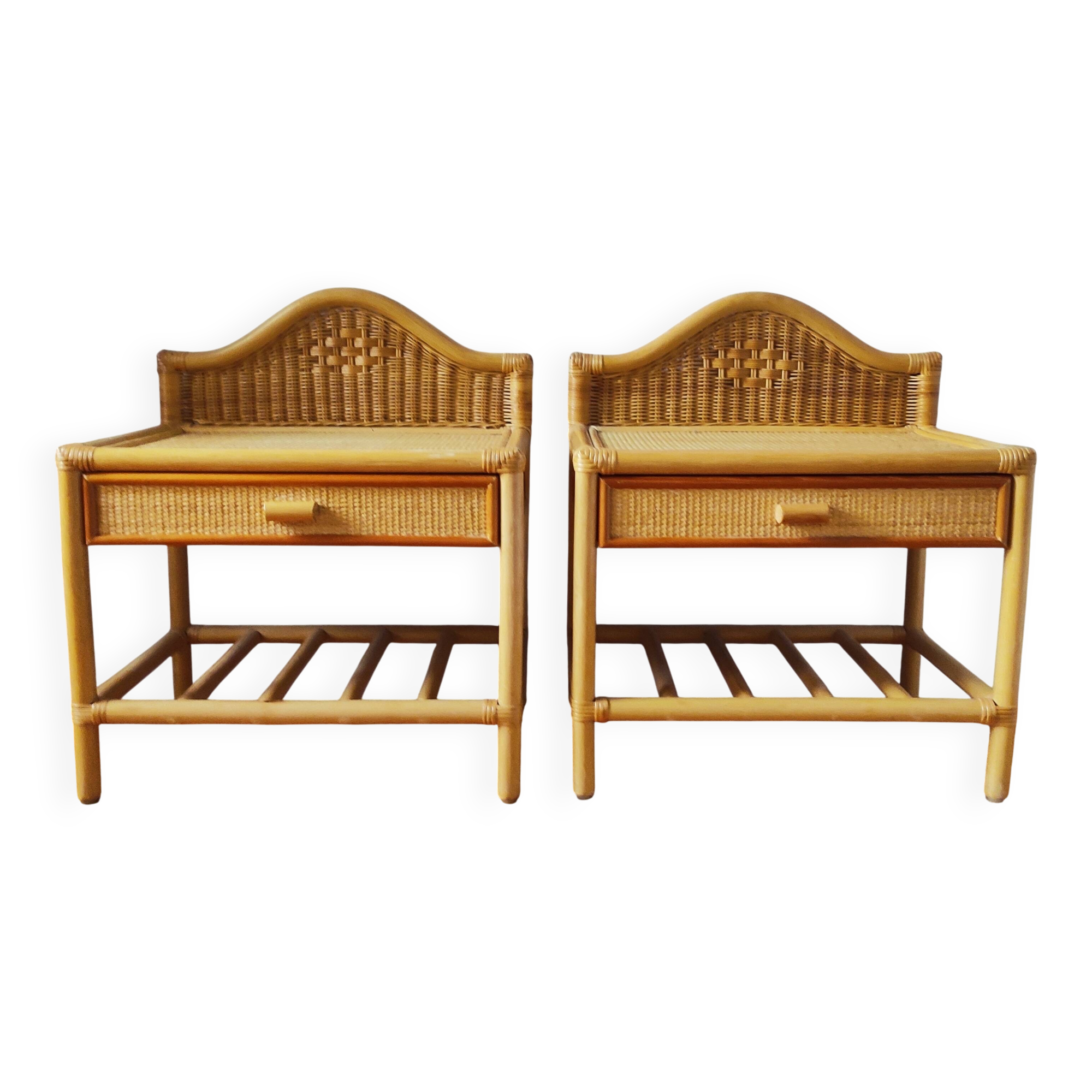 Pair of vintage 80s bedside tables in light rattan.