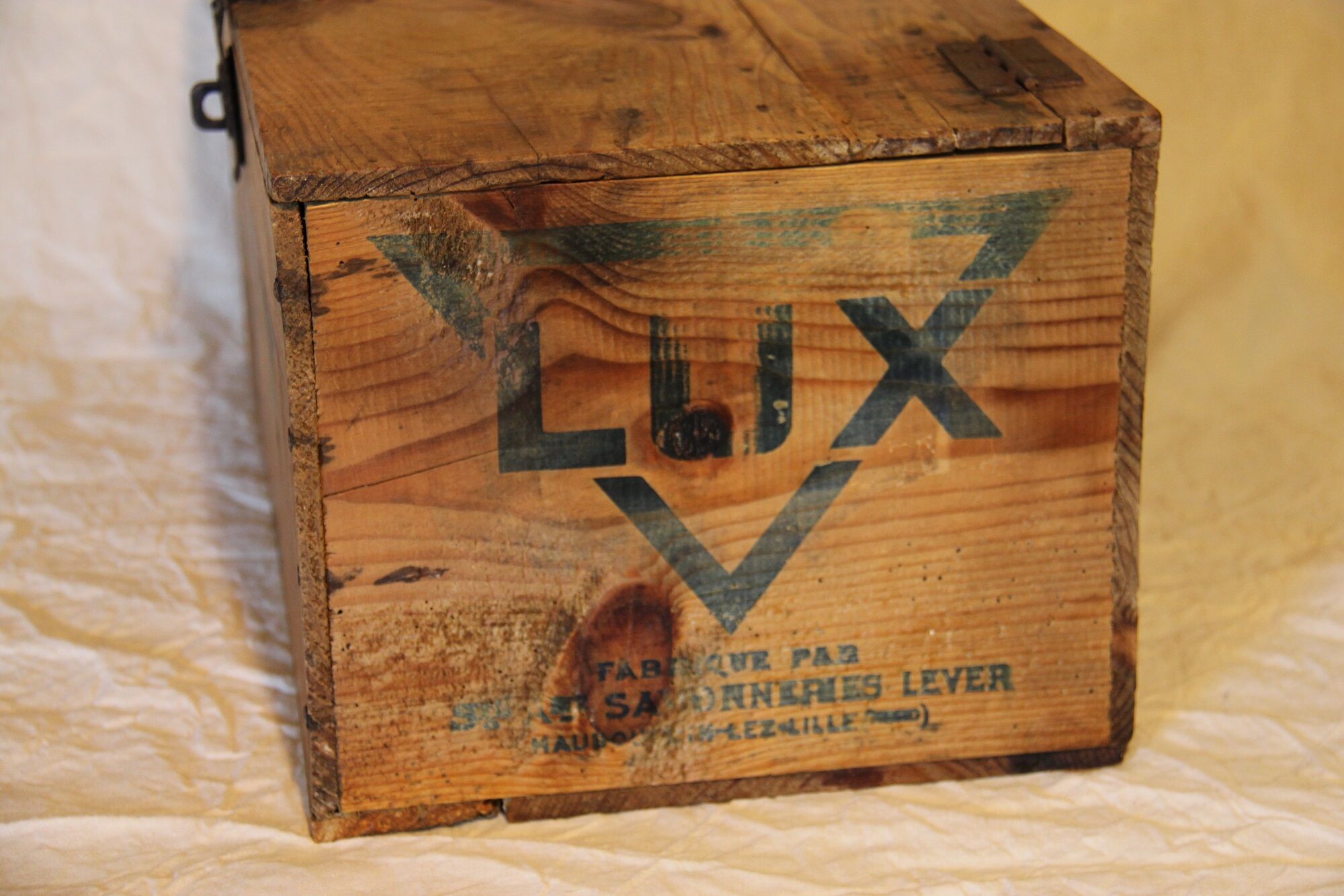 Caisse à savon lux publicitaire vintage