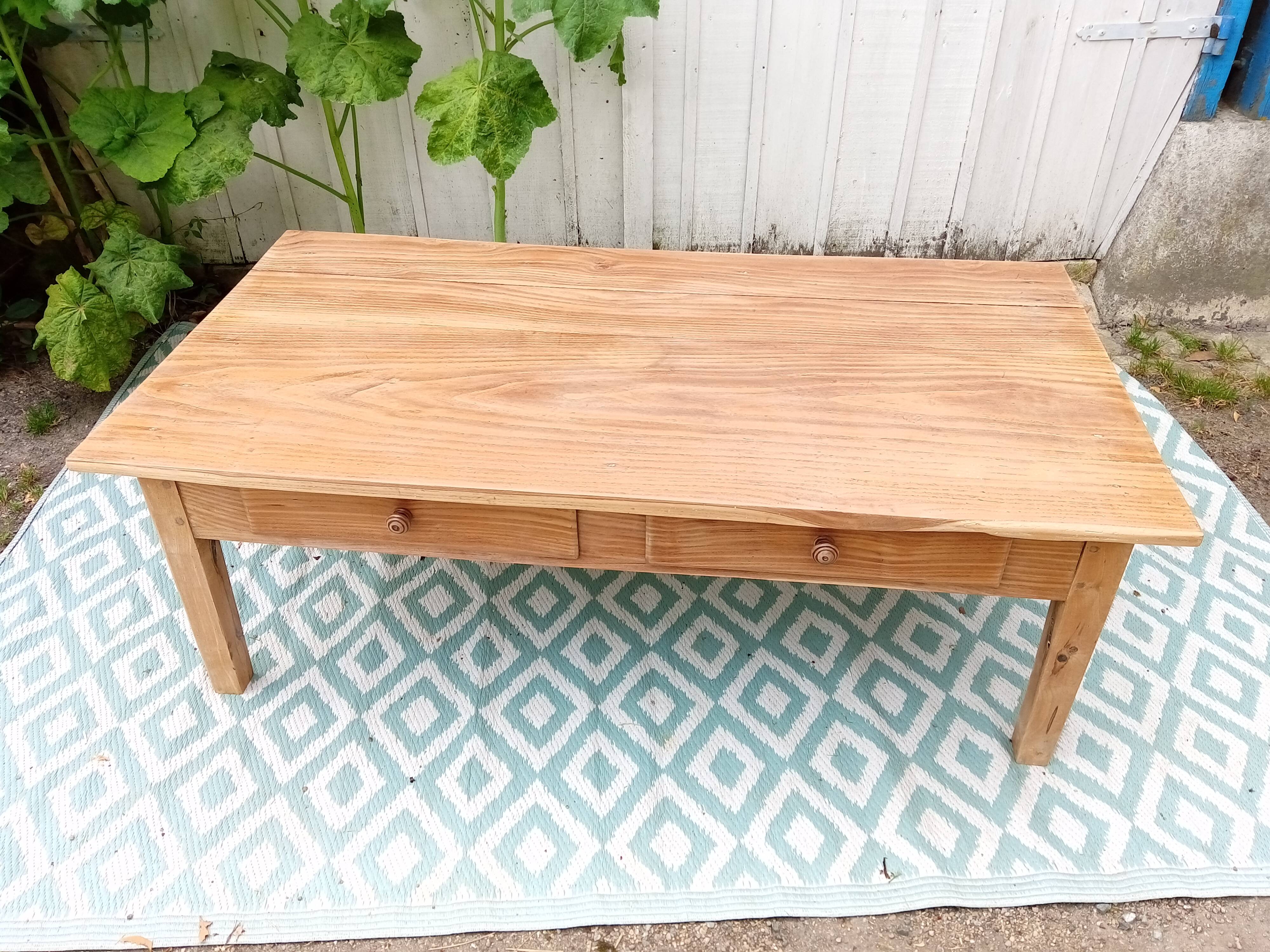 Table basse ancienne en bois