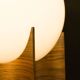 Abat-jour globe vintage avec base en bois sculptée