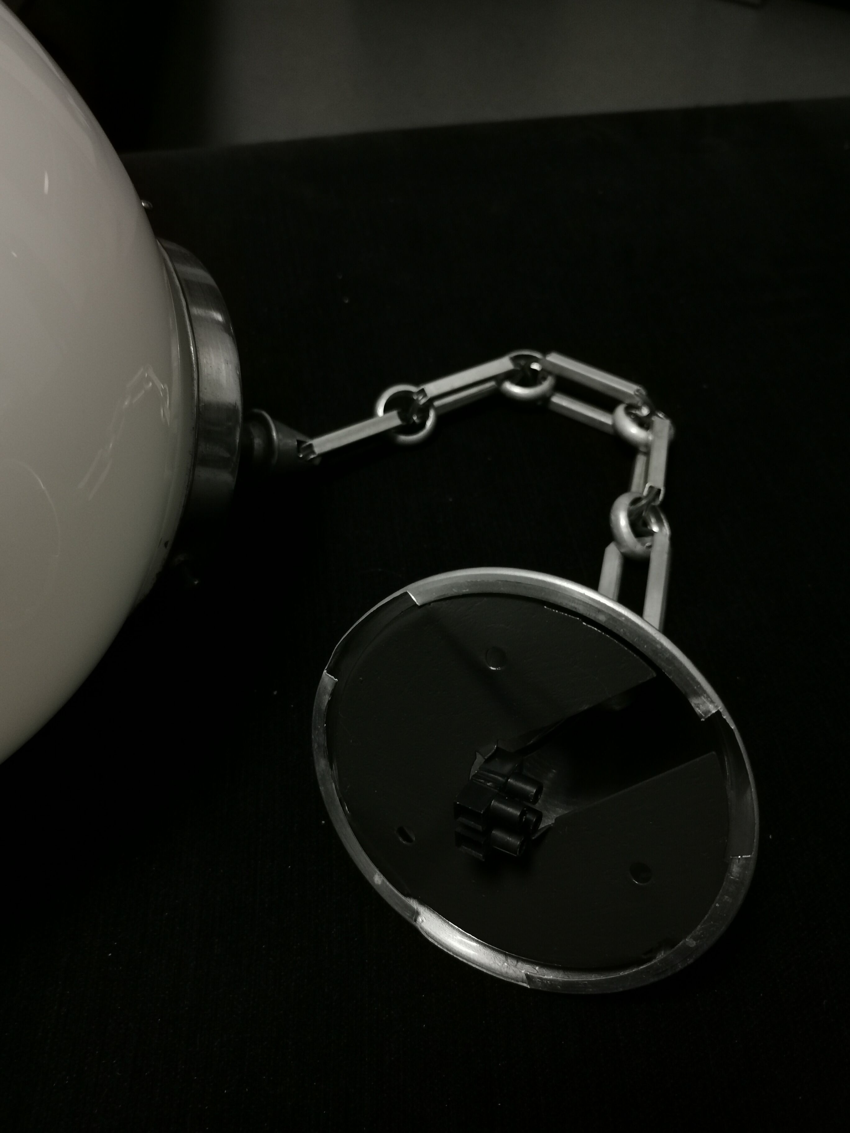 Art deco globe suspension in opaline and aluminium chain