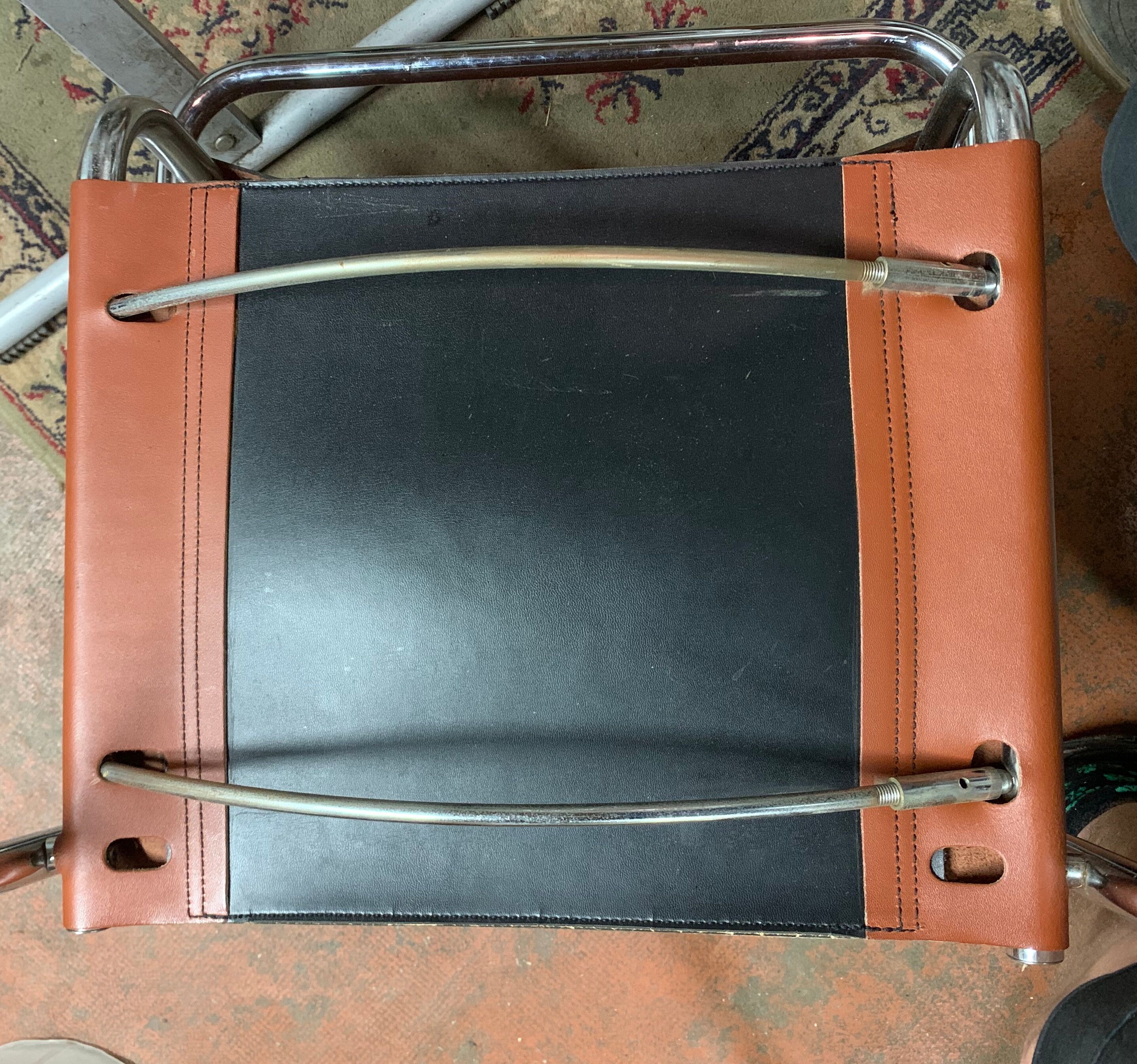 3 Cantilever armchairs 1970V