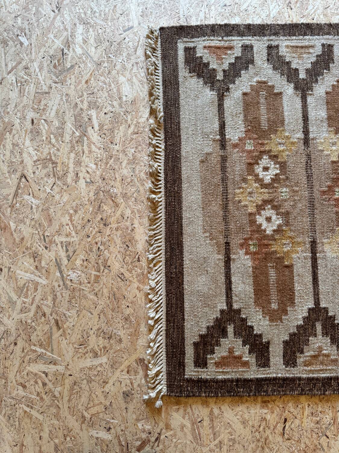 Tapis rolakan scandinave tissé à la main par Ingegerd Silow, Suède