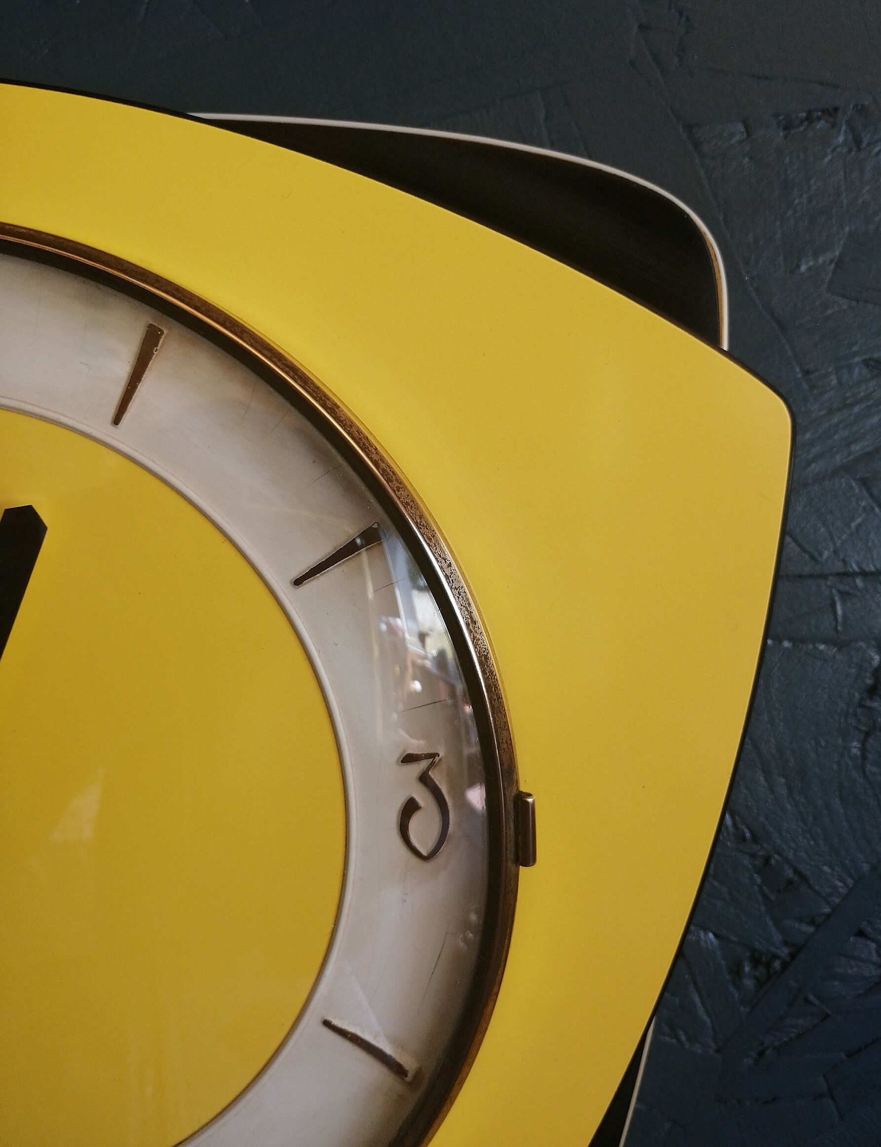 Clock vintage formica silent wall clock "Carrez Transistor yellow black"