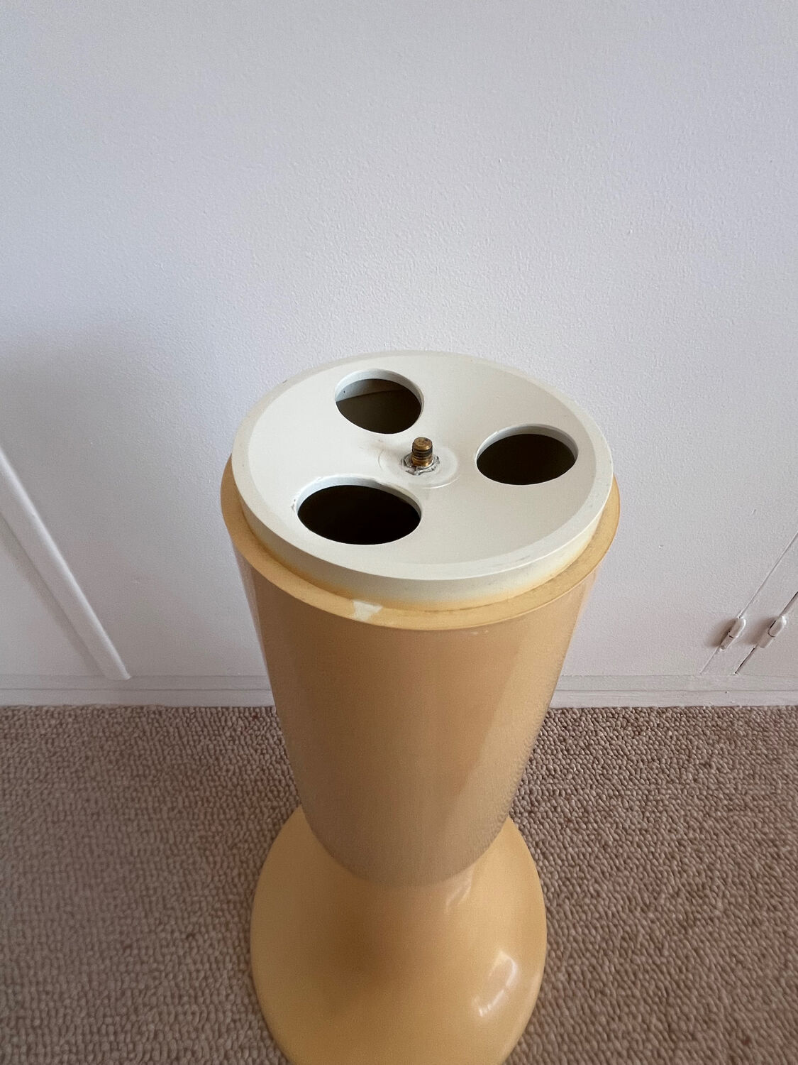 Enzo Mari, Danese Milano, Griglia floor ashtray, 1970s