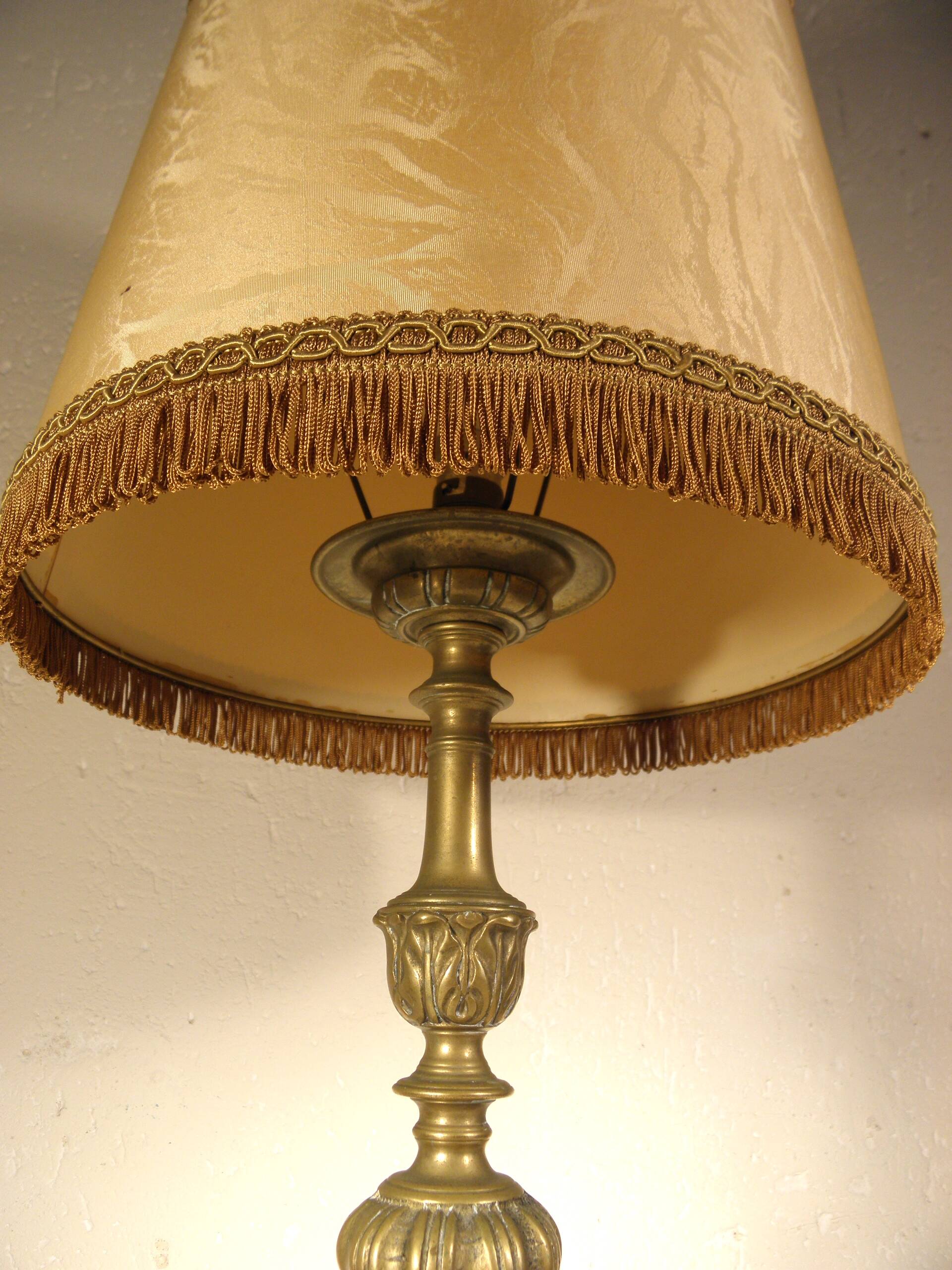 Bronze candlestick lamp