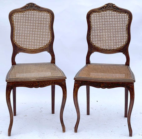 Pair of chairs canned