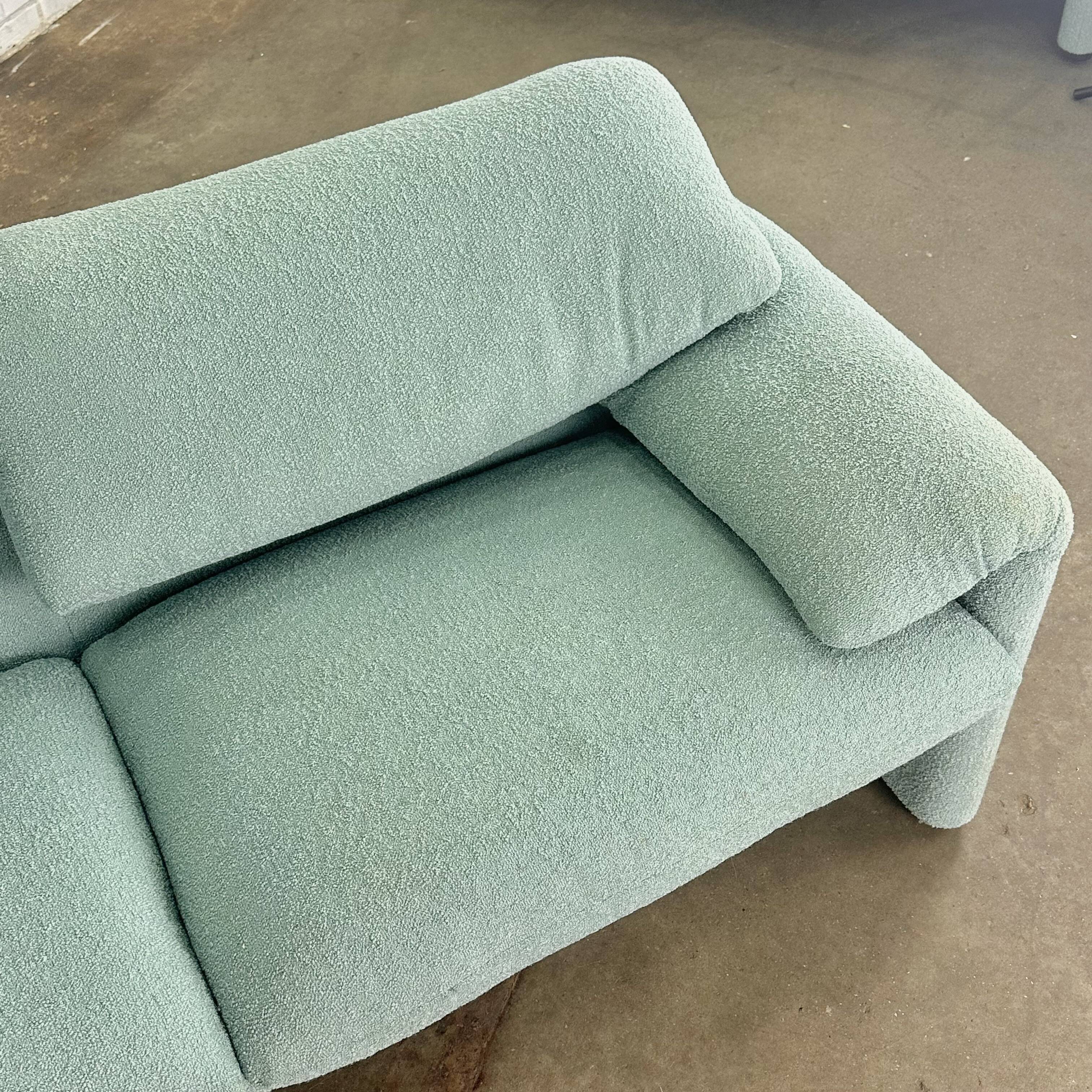 Canapé Cassina Maralunga turquoise / vert conçu par Vico Magistretti