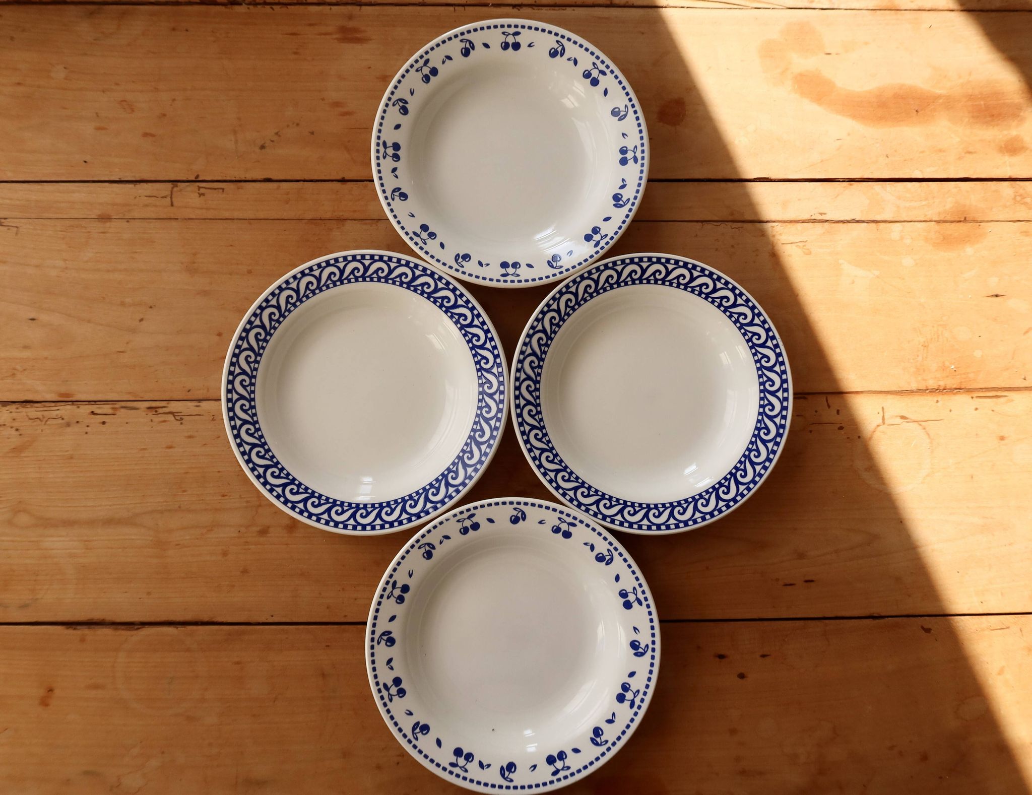 4 assiettes creuses vintage dépareillées faïence - Lot Camilla