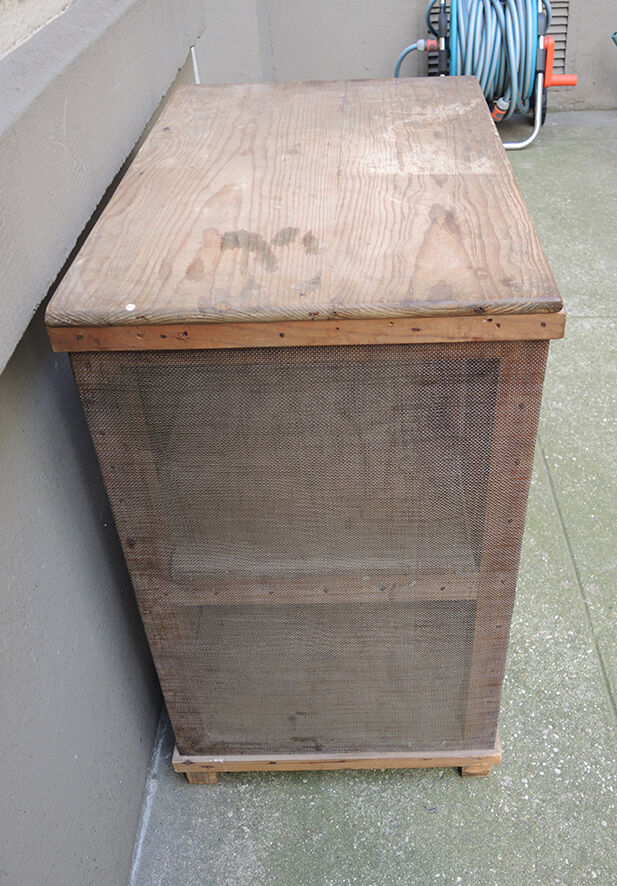 Former arisanal eating guard in wood and iron-a16