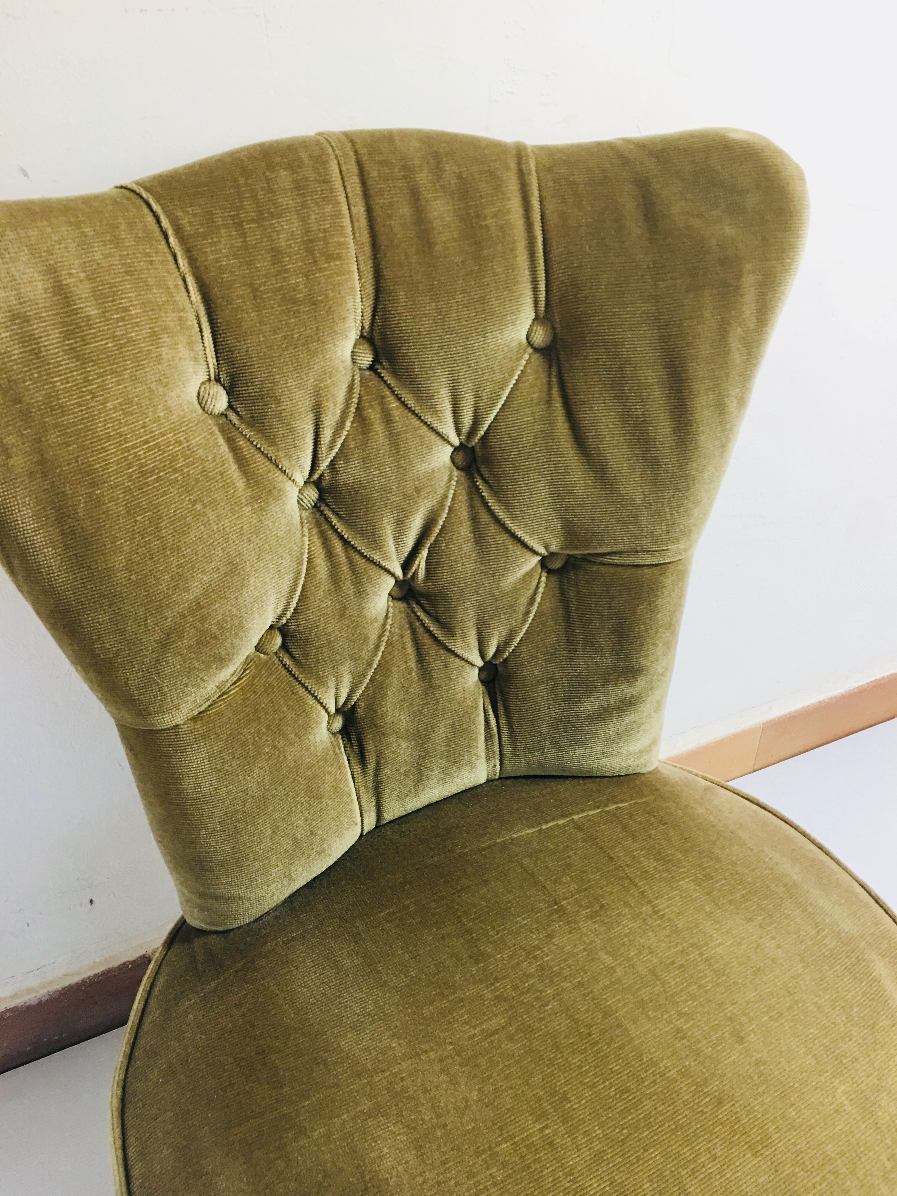 Fauteuil crapaud vintage à frange