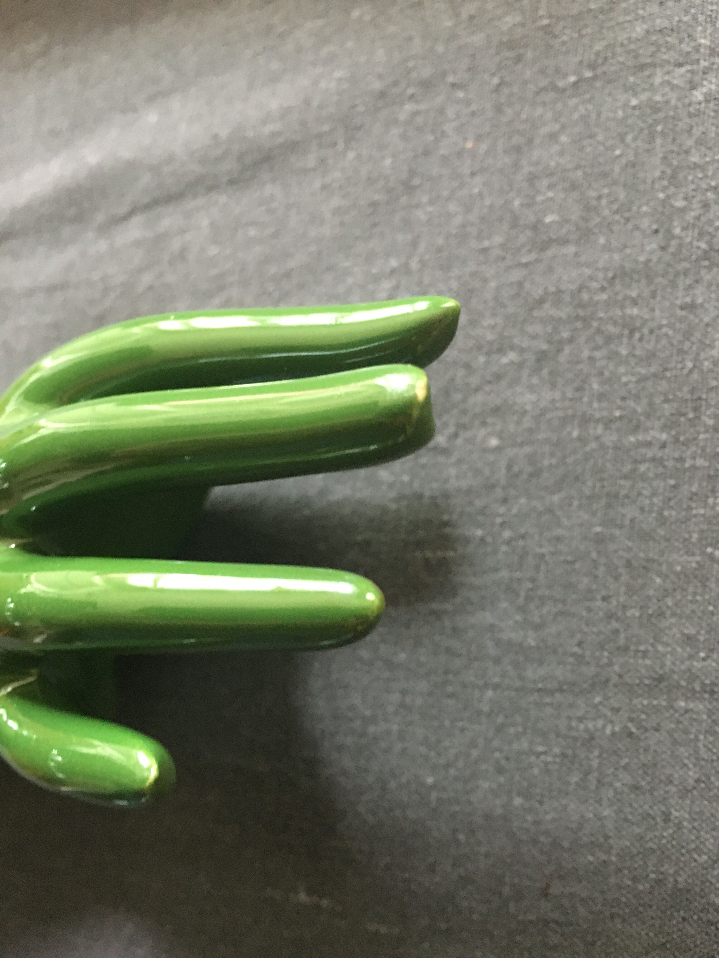 Hand baguier green ceramic 70s