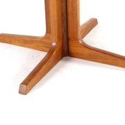 Gudme round extendable dining table 'Nabbe'