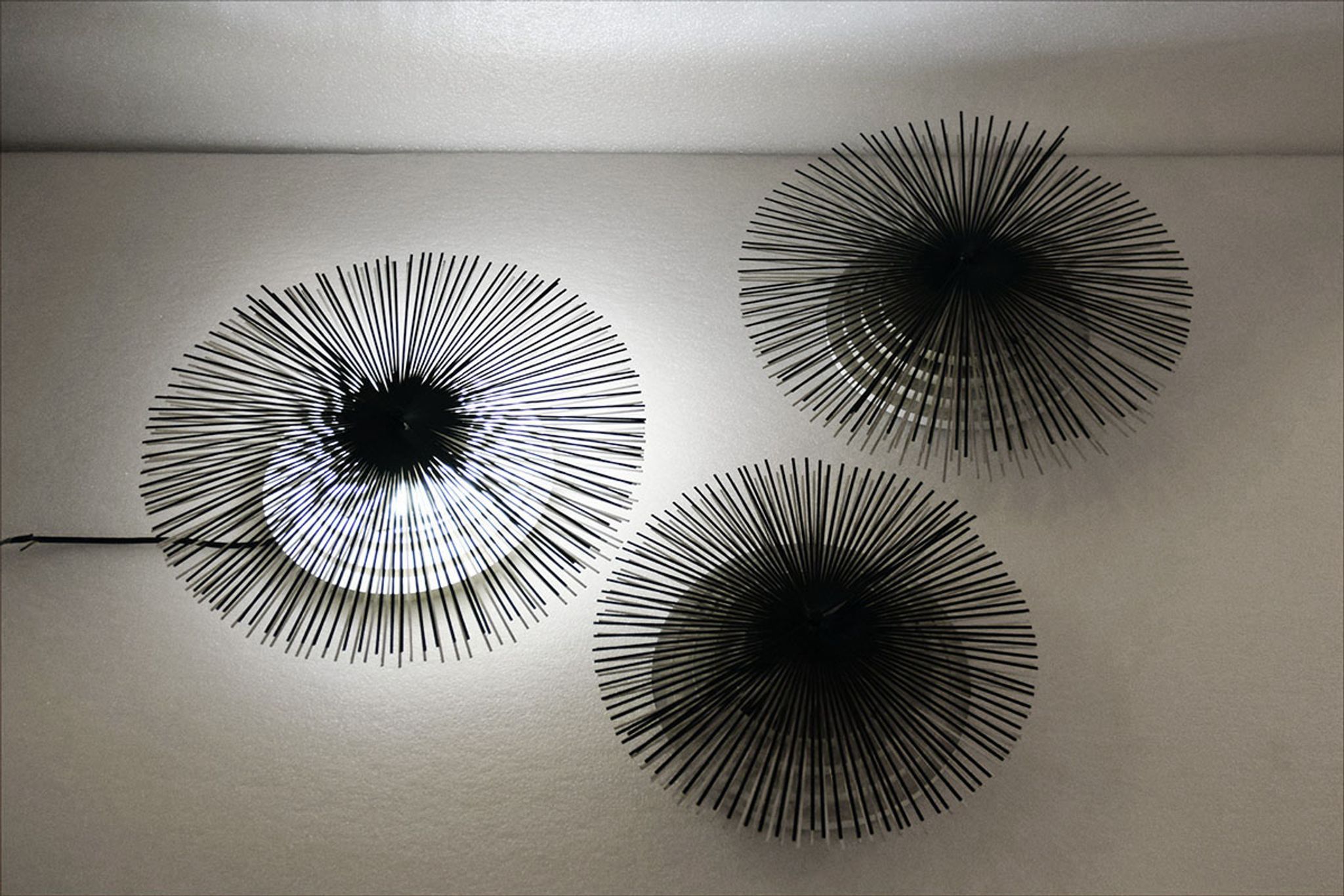 Lumina 'Helios' wall lamp design Riccardo Blumer, 1980s
