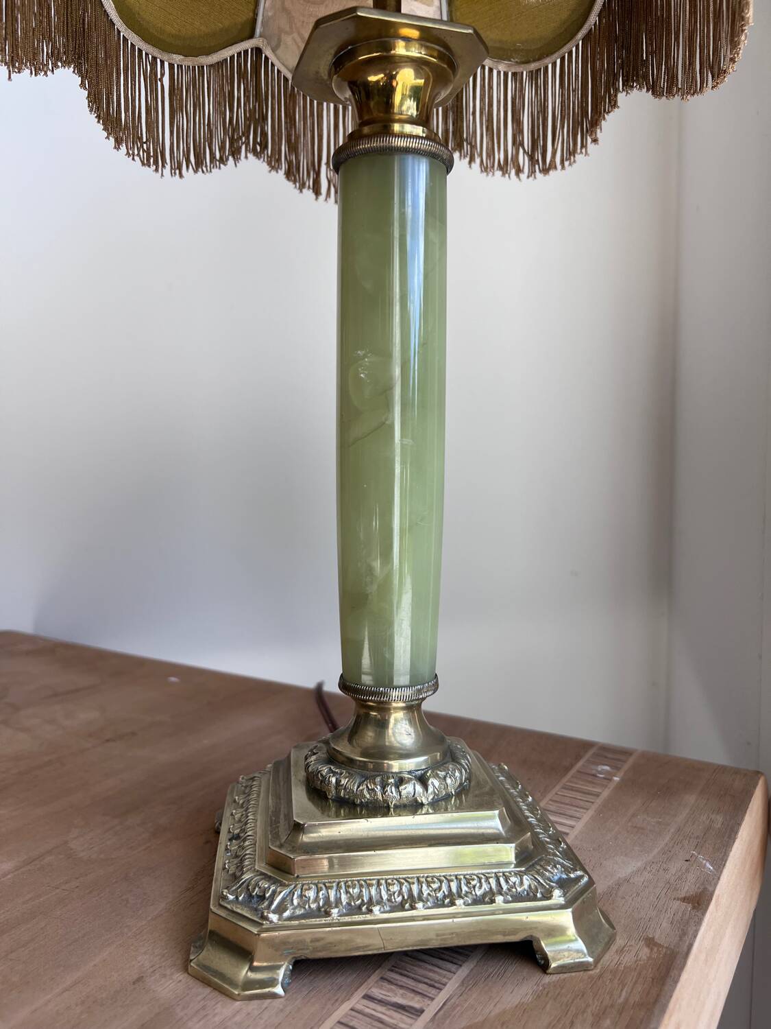 Large vintage lamp in green onyx and gilded brass - vintage lampshade