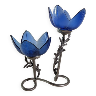 Bougeoir en étain & verre, décor floral, signé Jean Goardére.