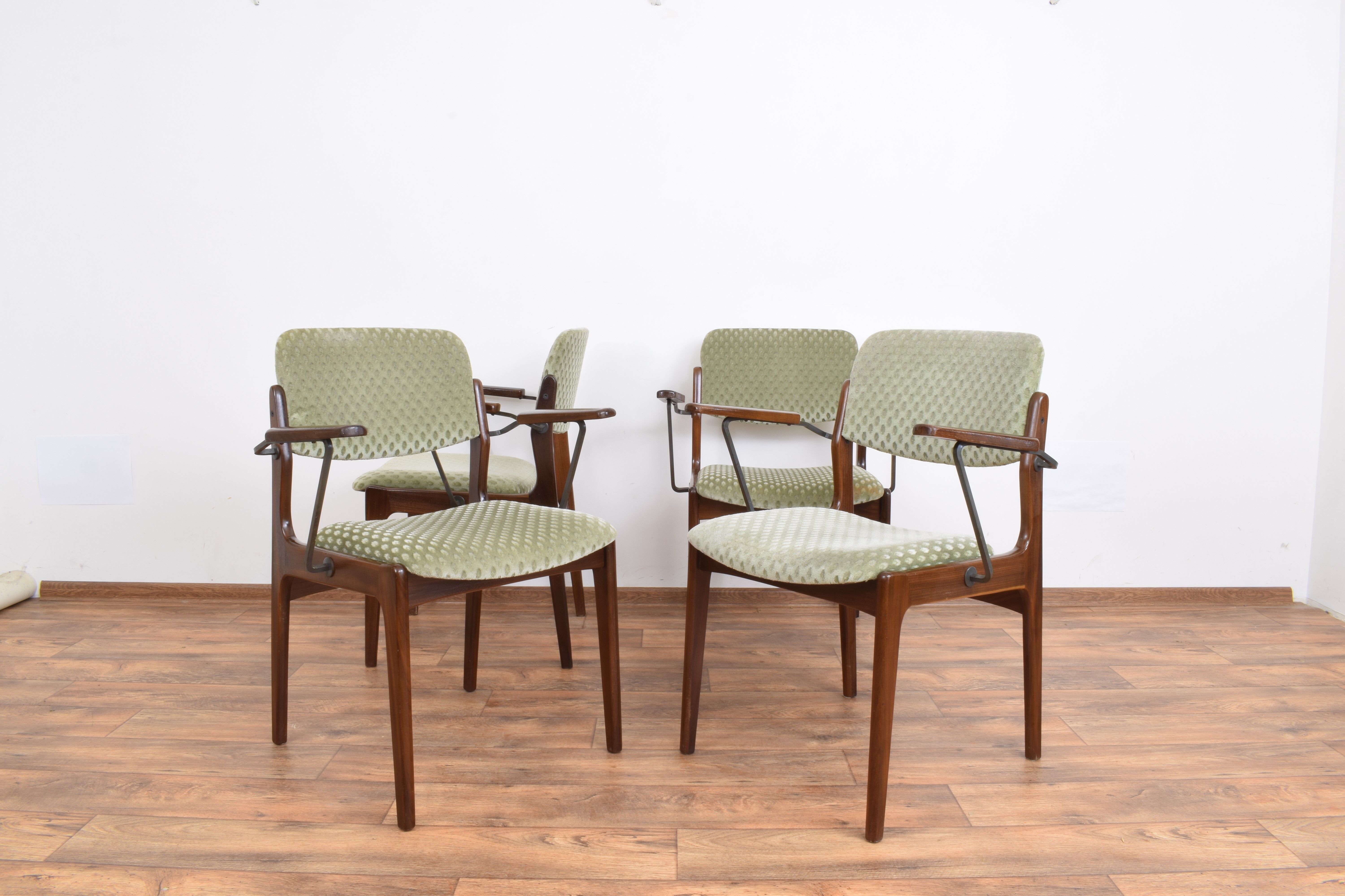 4 chaises d’appoint en teck danois