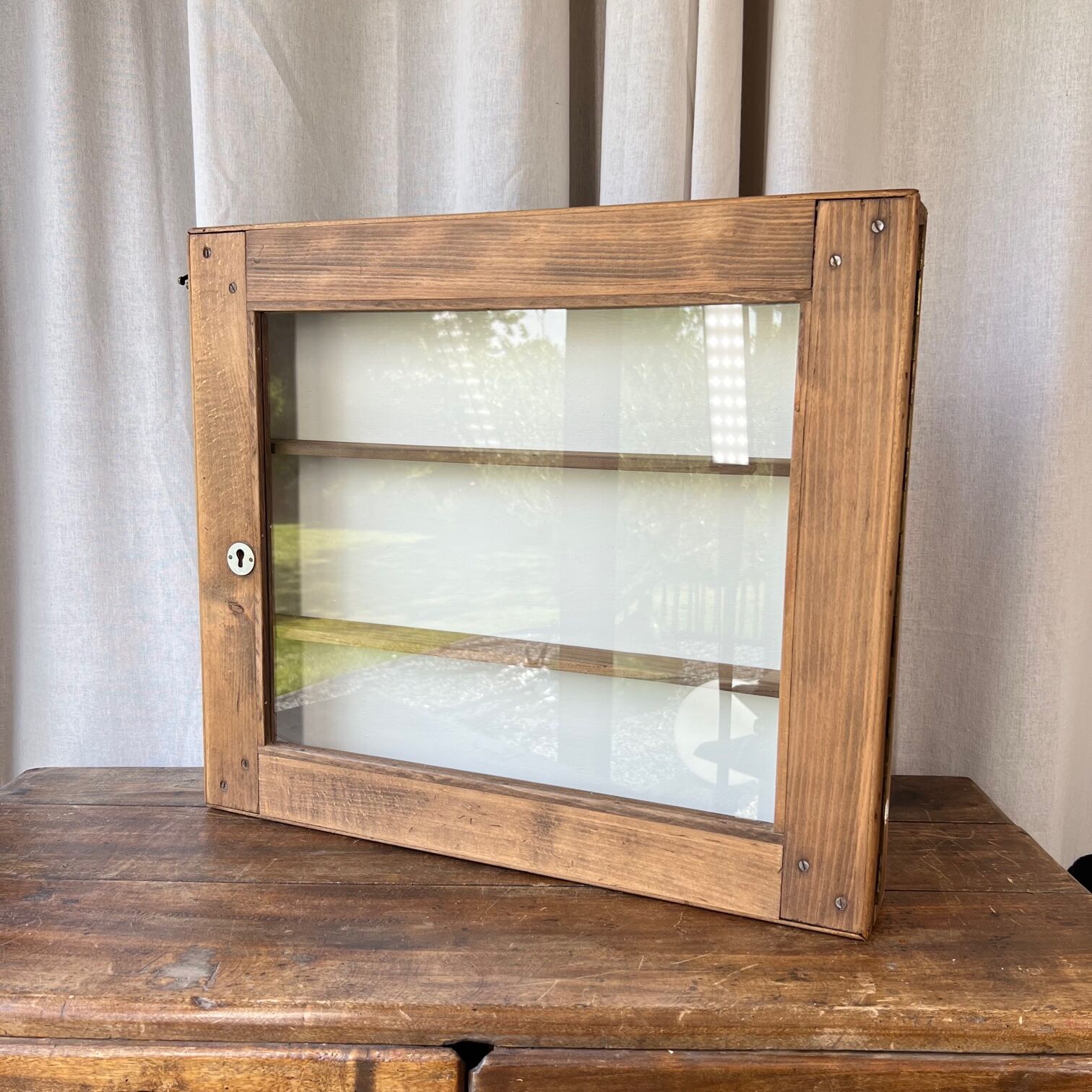 Restaurant wall showcase