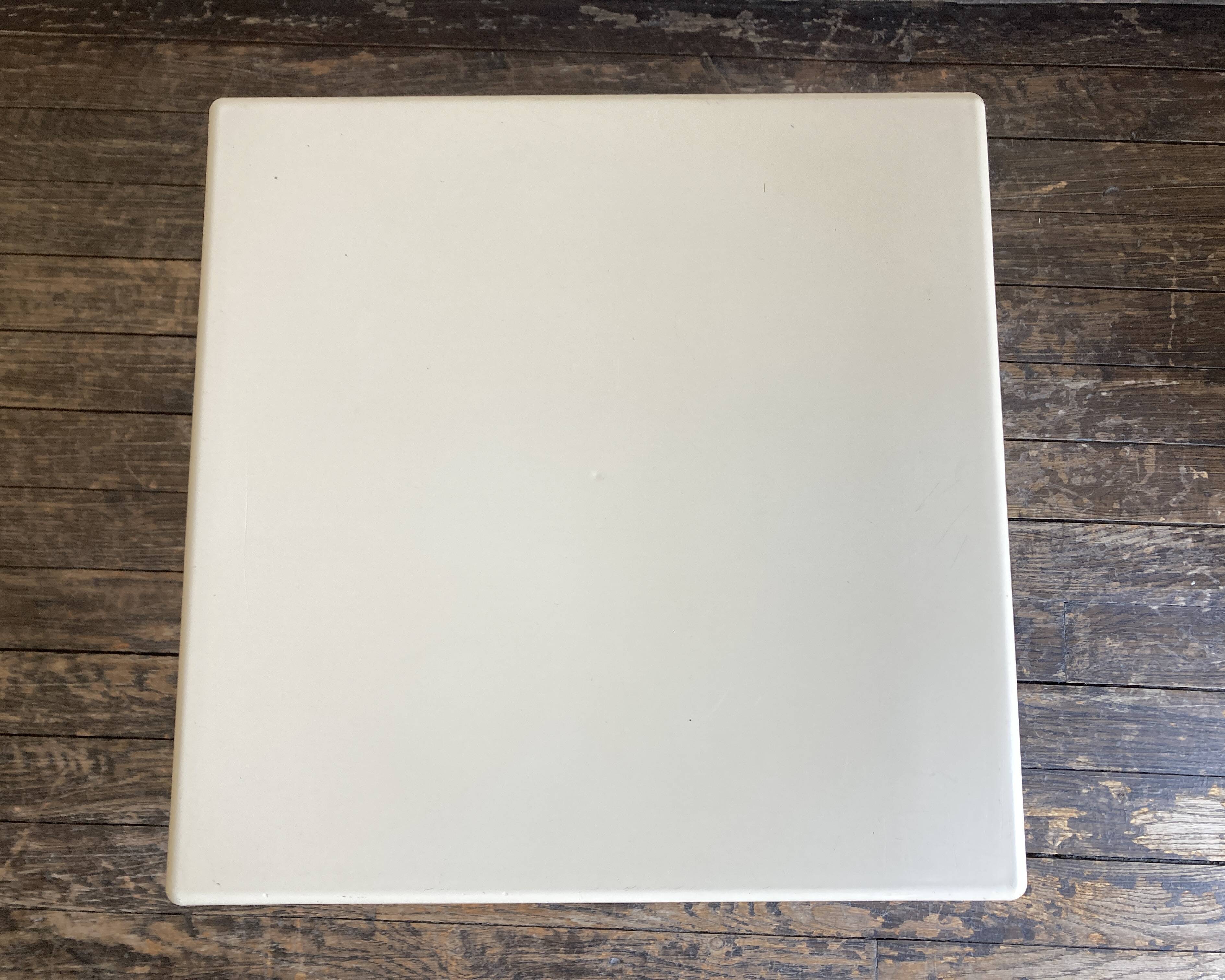 Space age coffee table Flair for Prisunic 1970 white