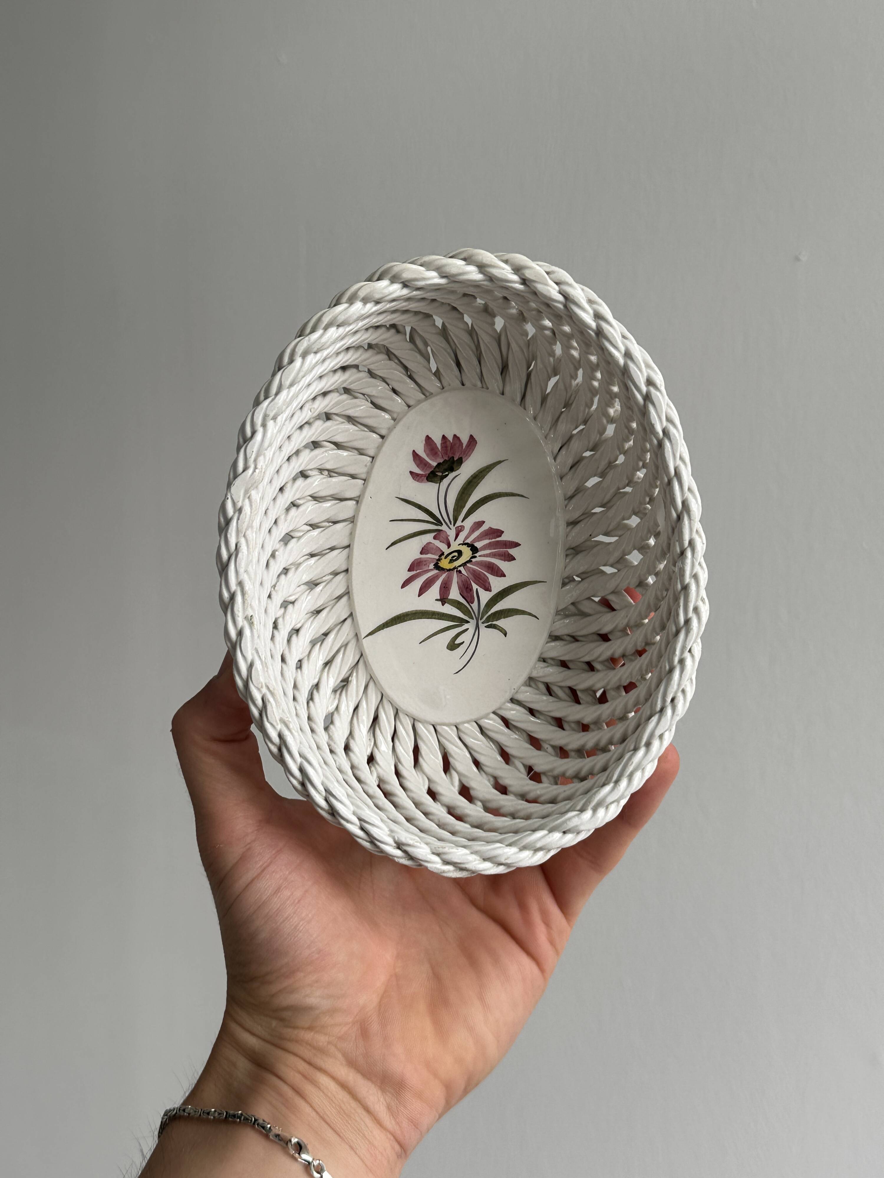 Small twisted porcelain bowl