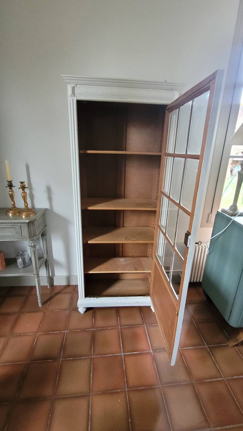 Armoire parisienne bonnetière vitrée
