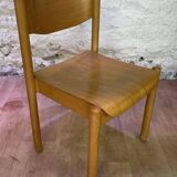 Suite de 6 chaises en bois vintage empilables