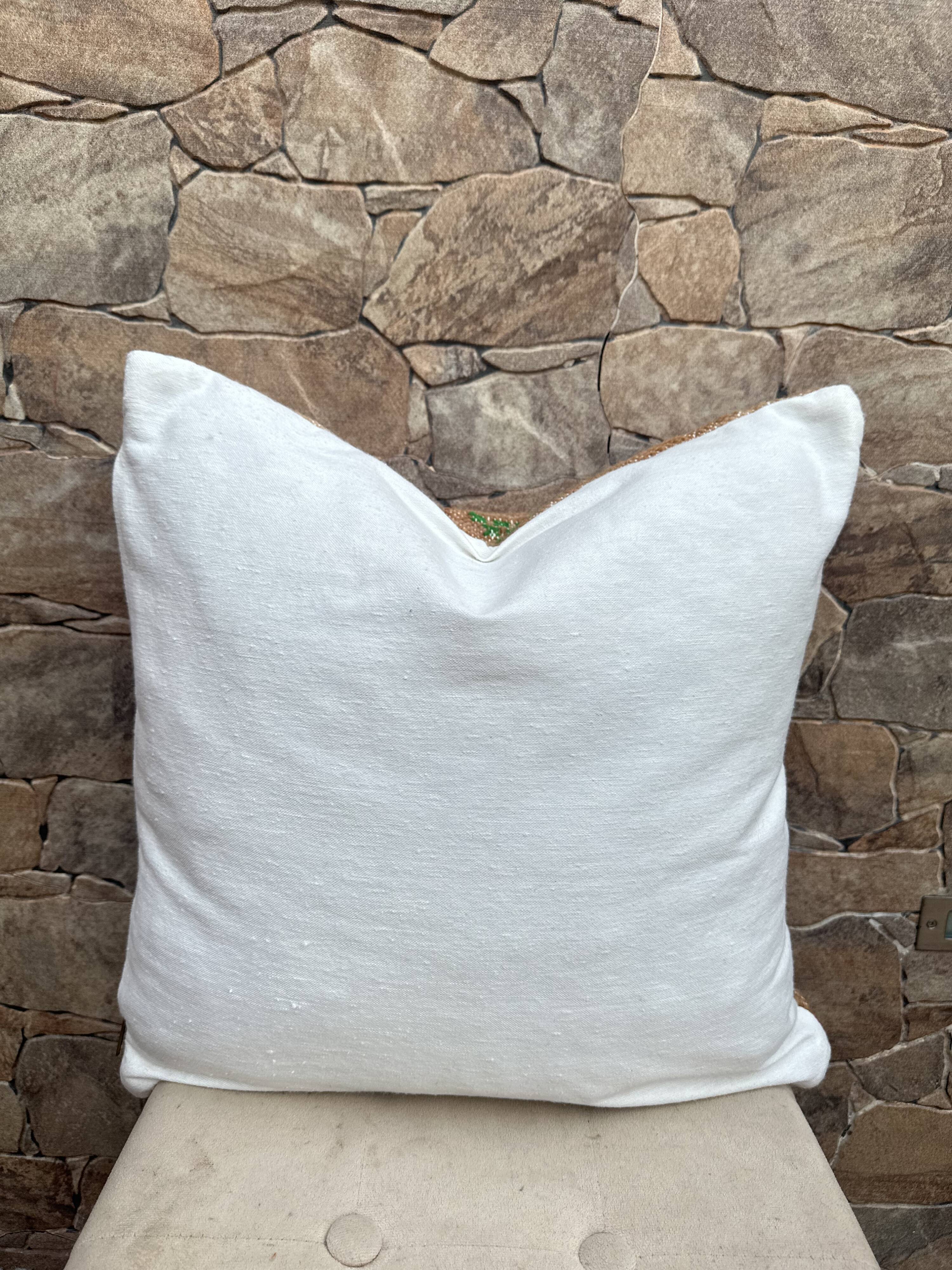 Handmade Moroccan Kilim cushion cover: Berber cushion in wool