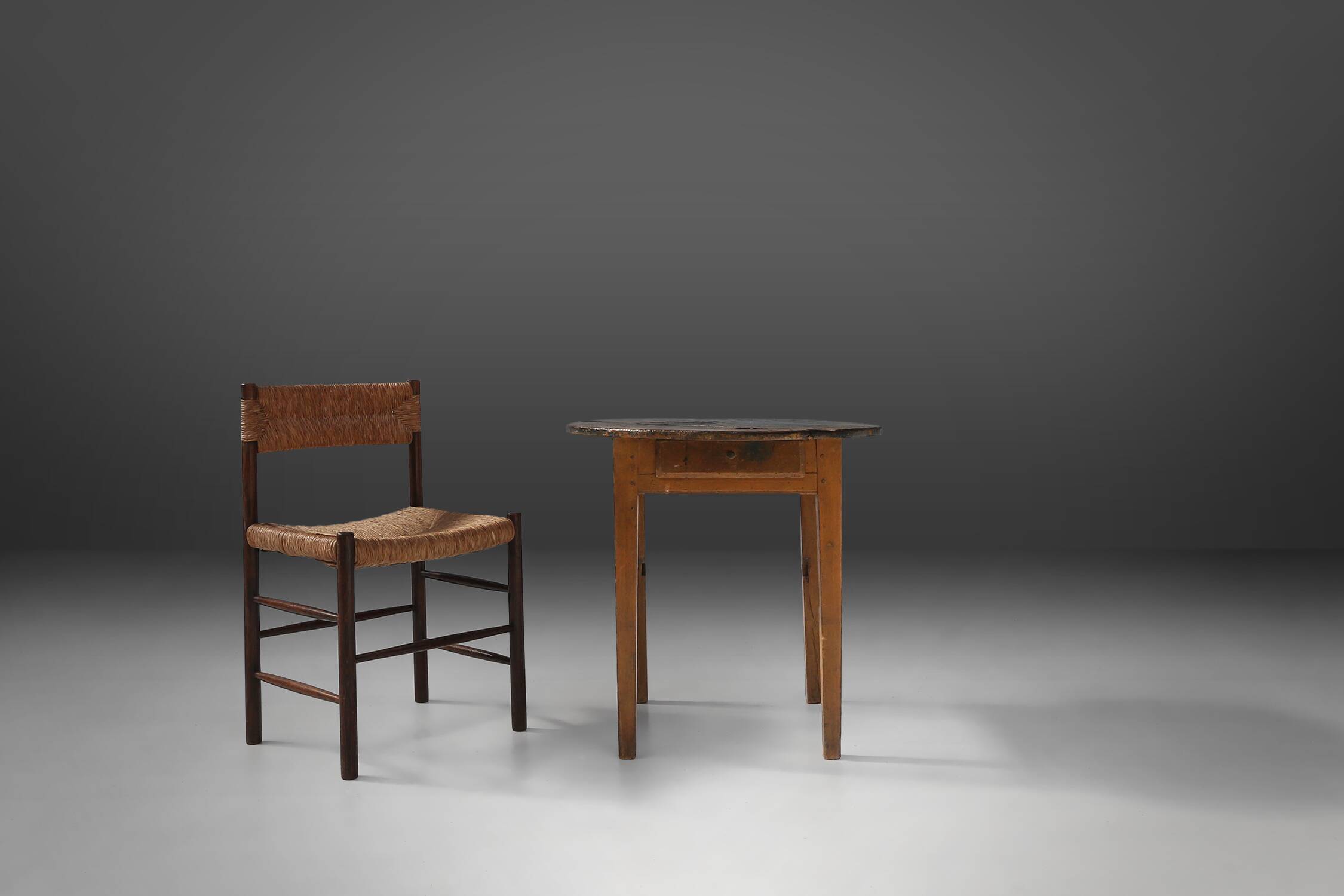 French round sidetable in oak with blue top and beautiful patina, ca. 1850