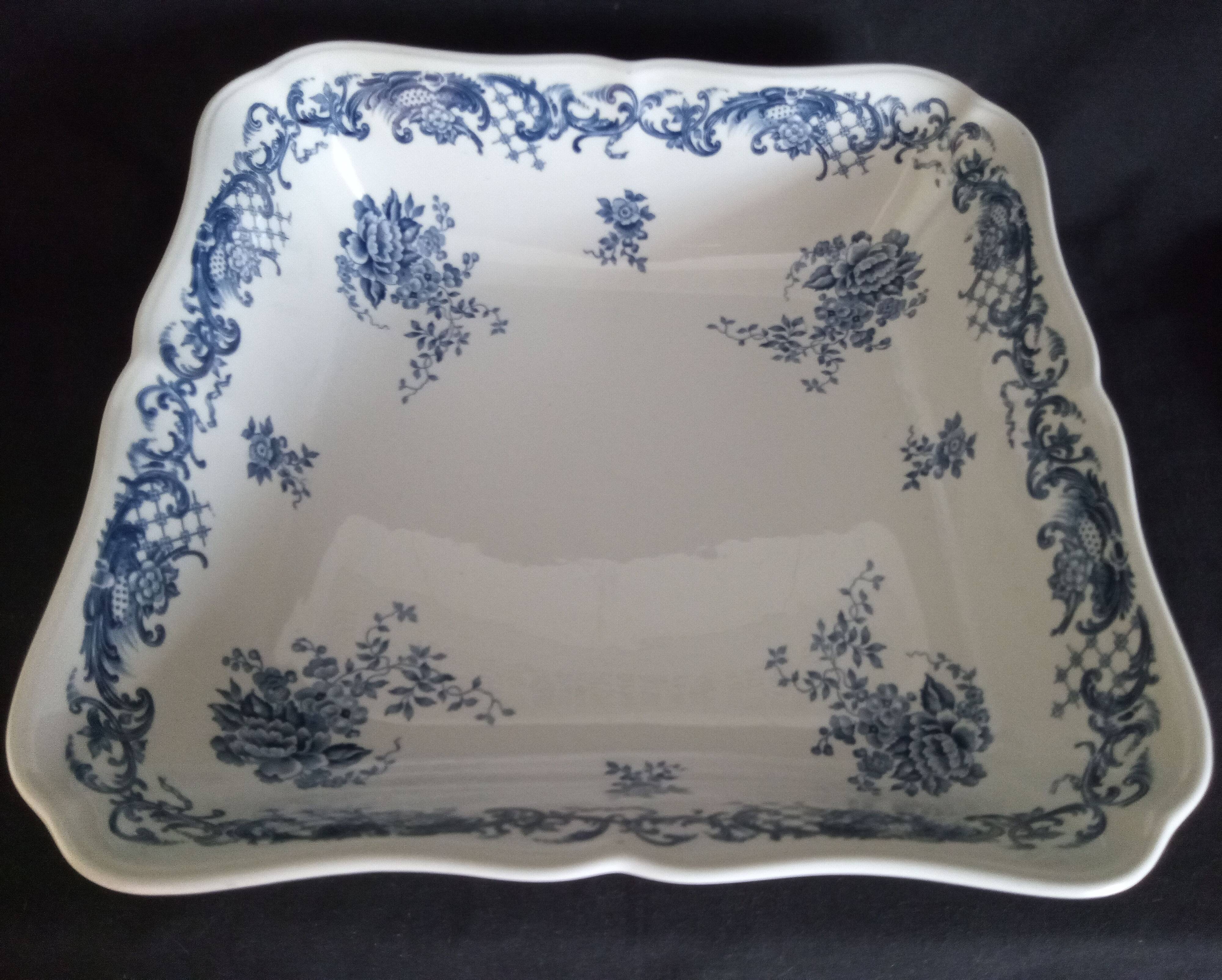 Hollow square shaped dish in Villeroy & Boch porcelain, “Valeria” model