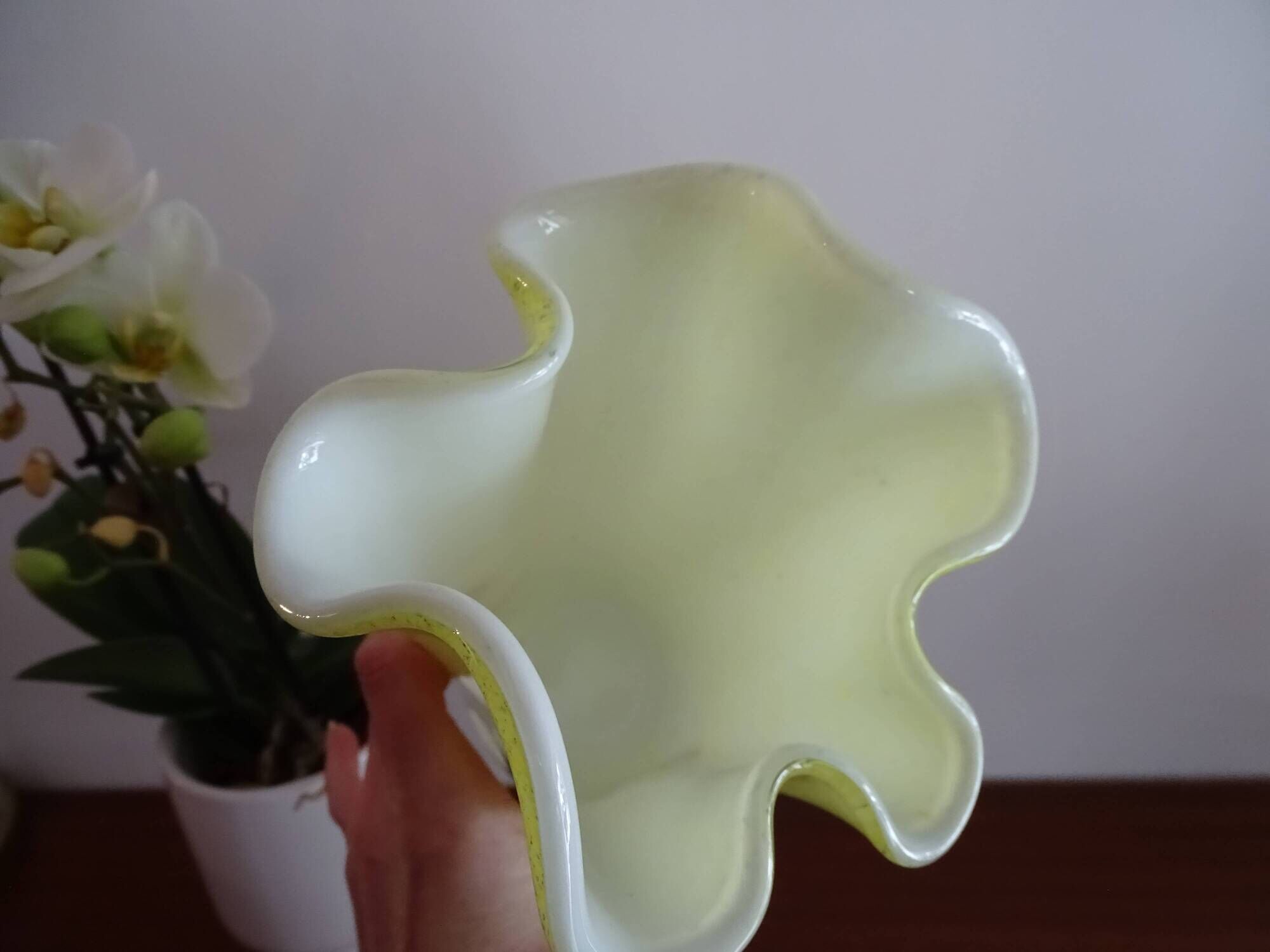 Vintage 1960s murano glass handkerchief vase, yellow and white speckled