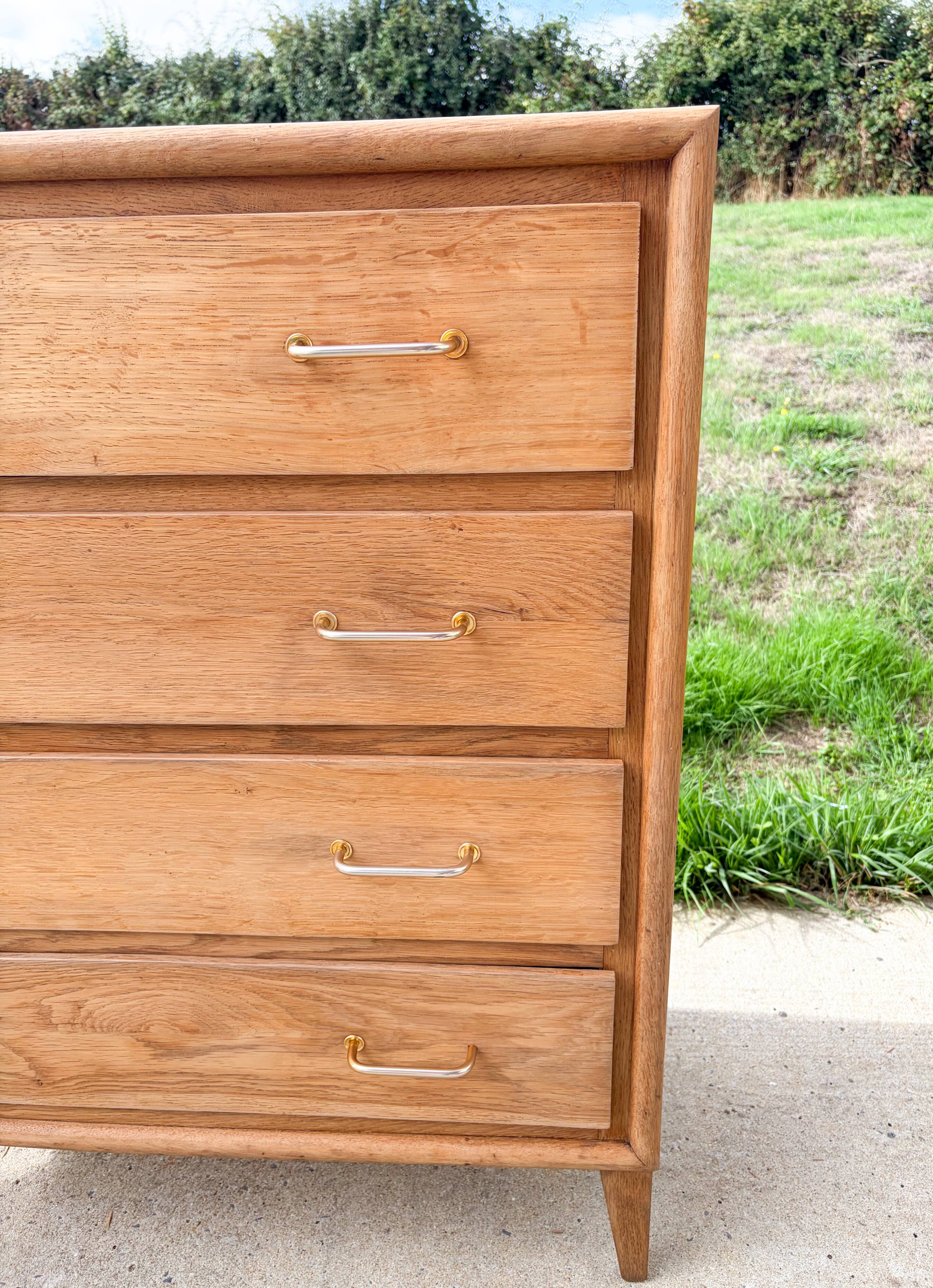 Large chest of drawers with 4 drawers from the 1950s.