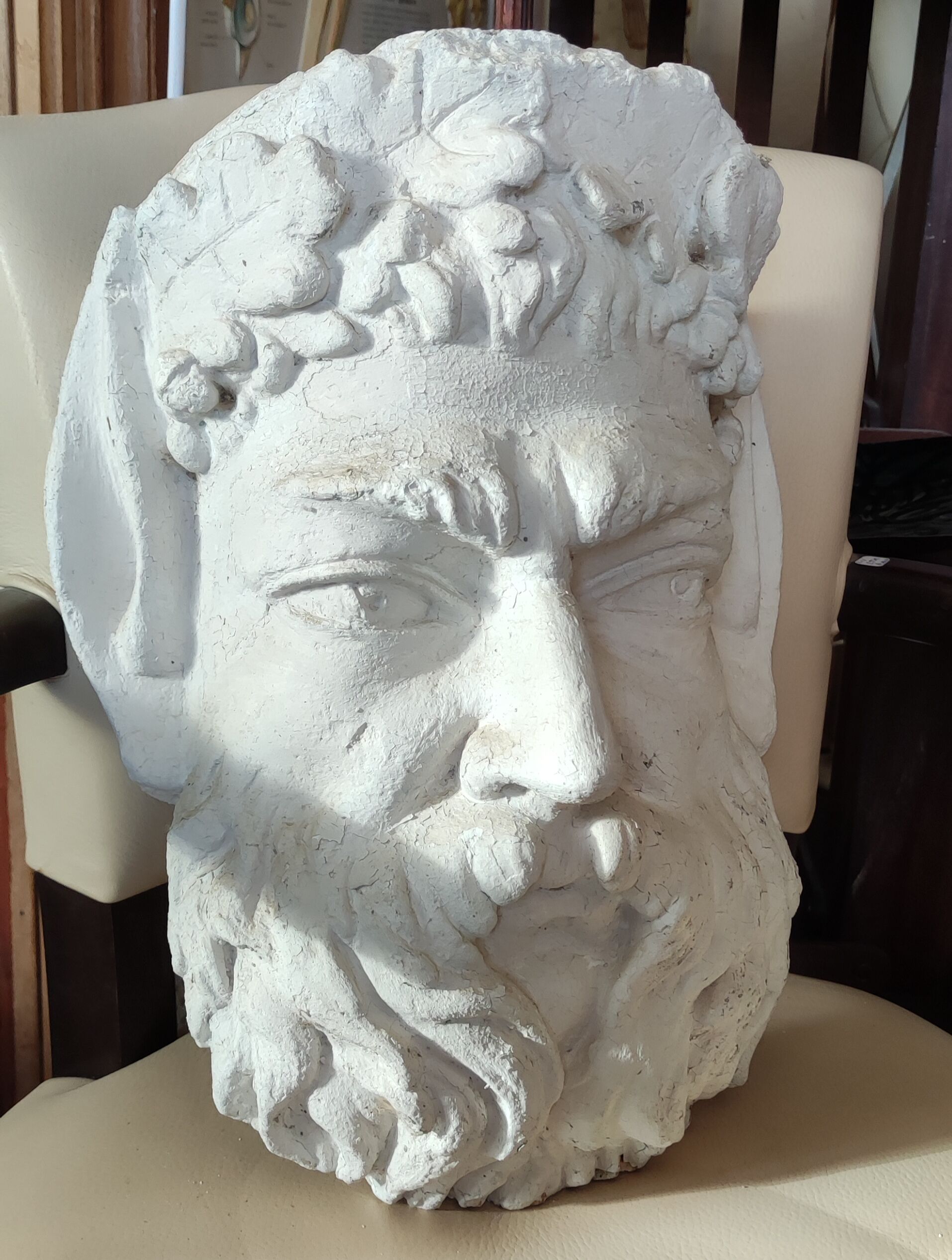 Old plaster face/antique décor