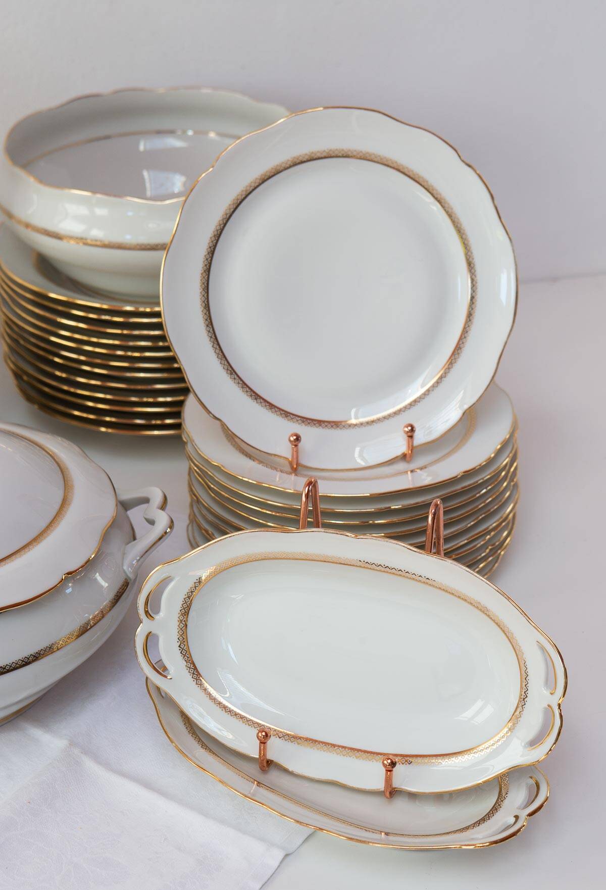 Limoges porcelain dinner service by Chapus Frères 40 pieces