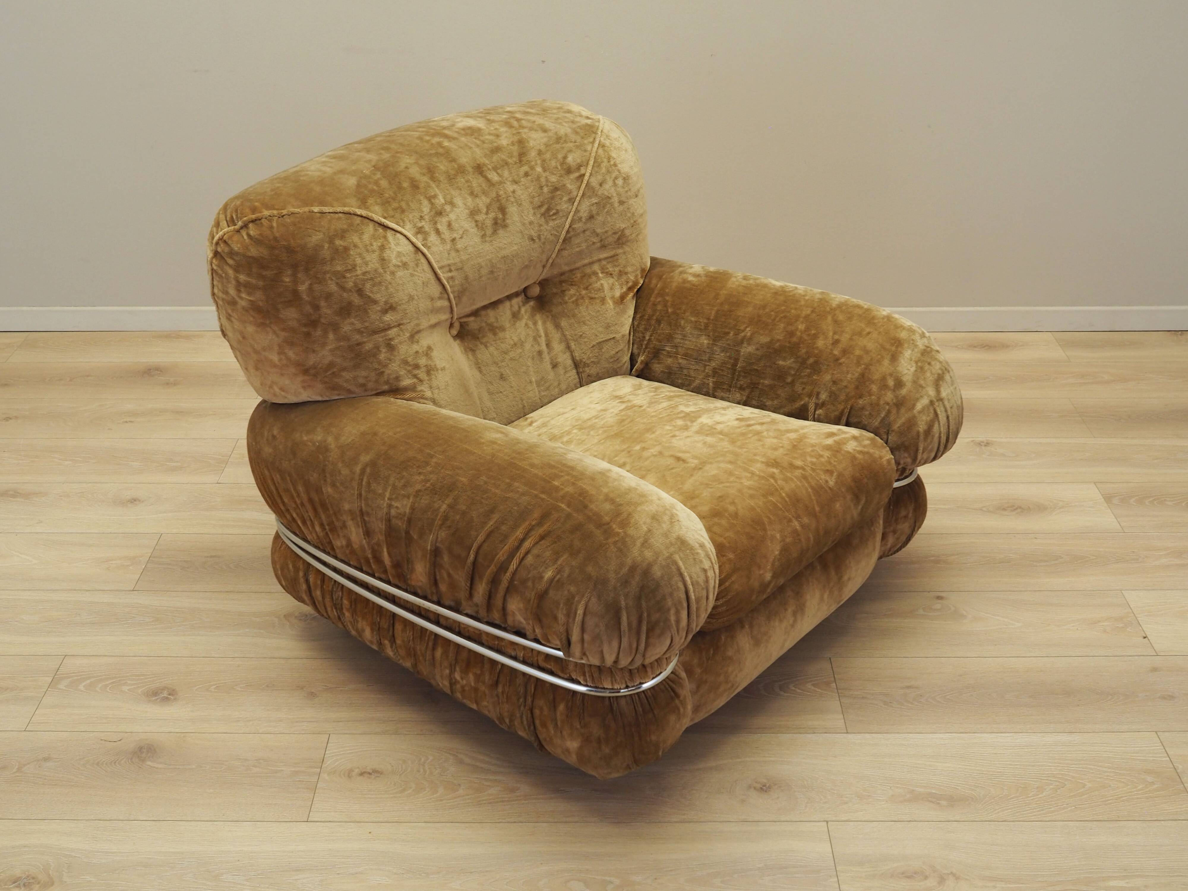Velour armchair, Italian design, 1970s, production: Italy