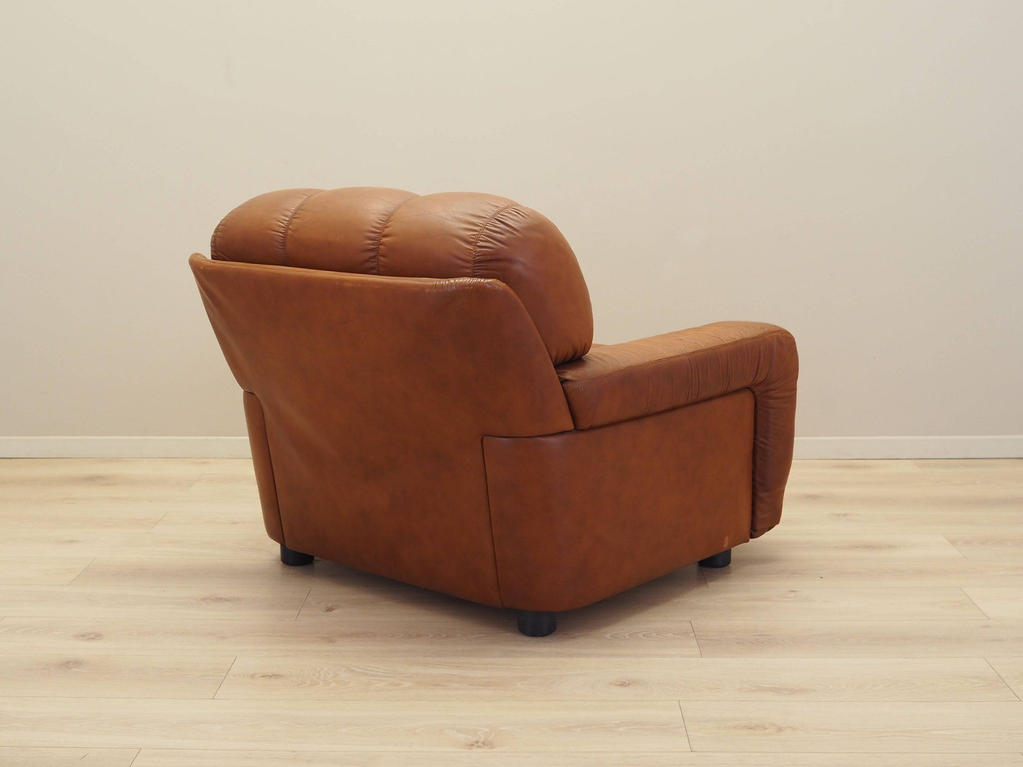 Fauteuil marron, design italien, années 1970, production : Italie