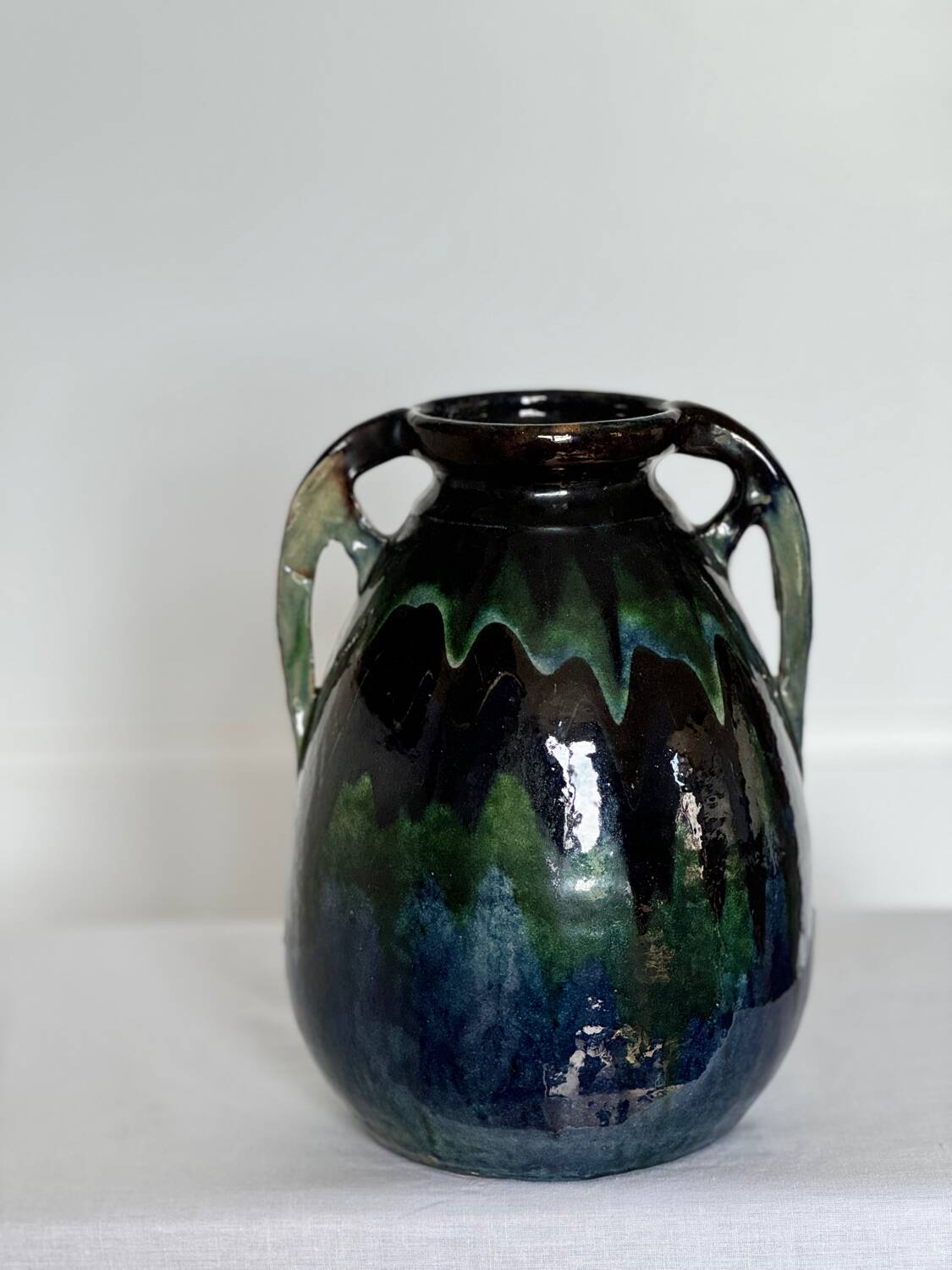 Handmade vase in mixed earth