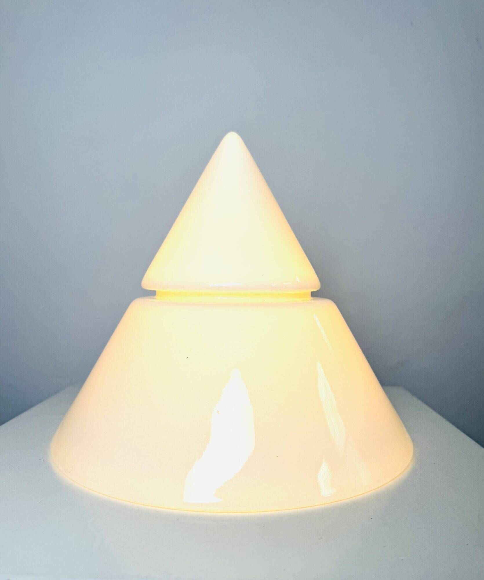 D-2136 Kilimanjaro Table Lamp By Sergio Asti For Raak Amsterdam, The Netherlands 1978