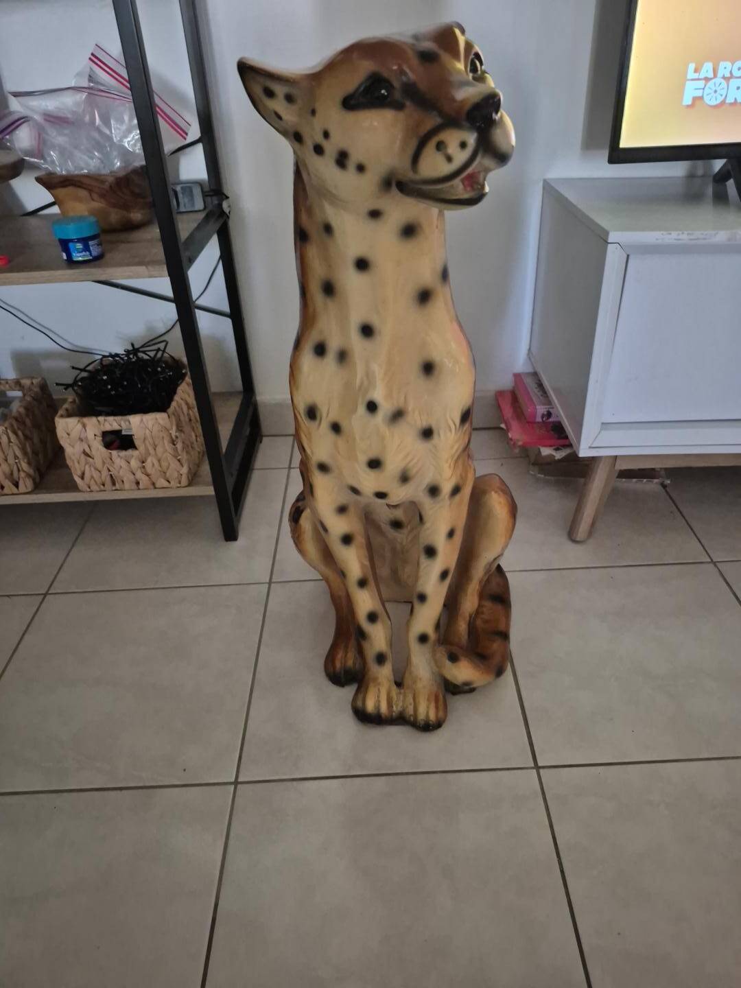 Ceramic leopard decoration